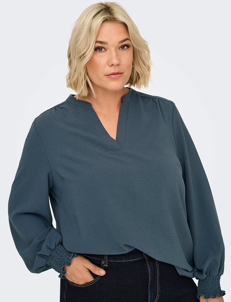 ONLY Carmakoma - CARMETTA L/S V-NECK TOP WVN NOOS - pikkade varrukatega pluusid - ombre blue - 4