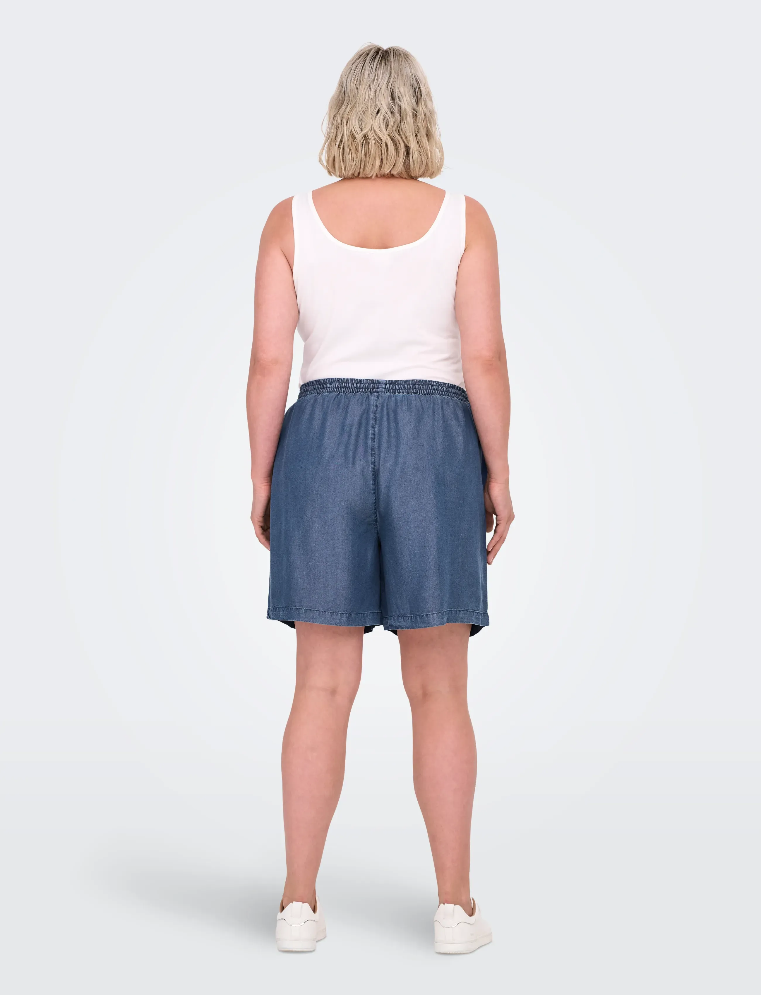 ONLY Carmakoma - CARPEMA LIFE LYOCELL DNM SHORTS YOK - casual shorts - dark blue denim - 3