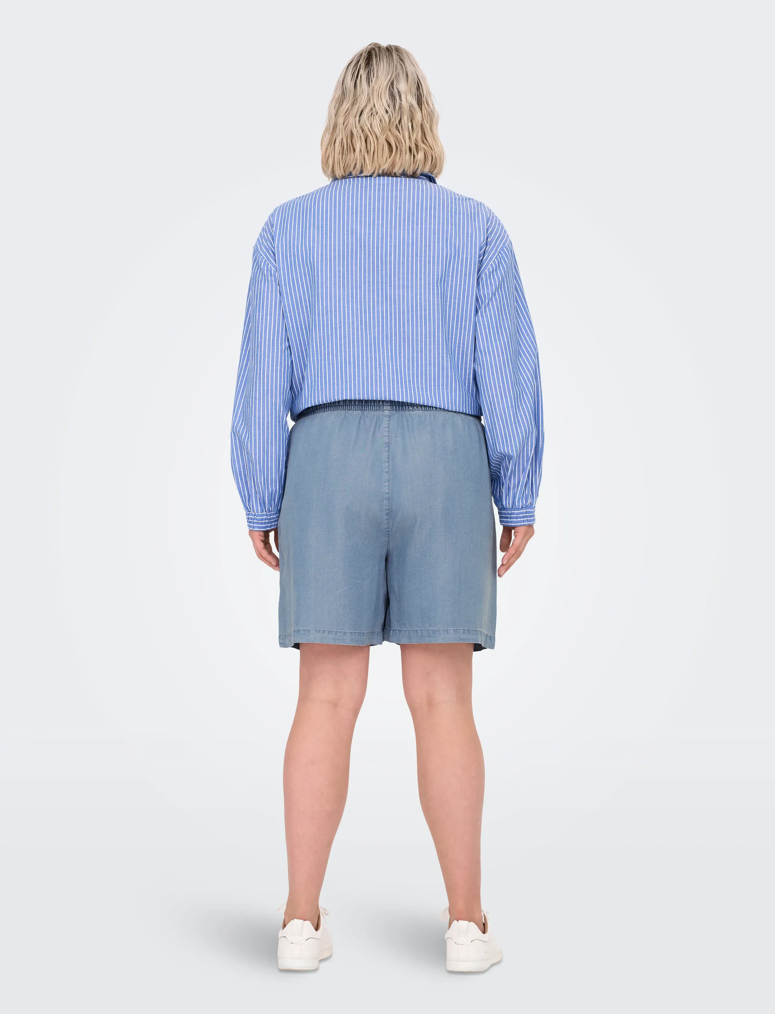 ONLY Carmakoma - CARPEMA LIFE LYOCELL DNM SHORTS YOK - freizeitshorts - medium blue denim - 3