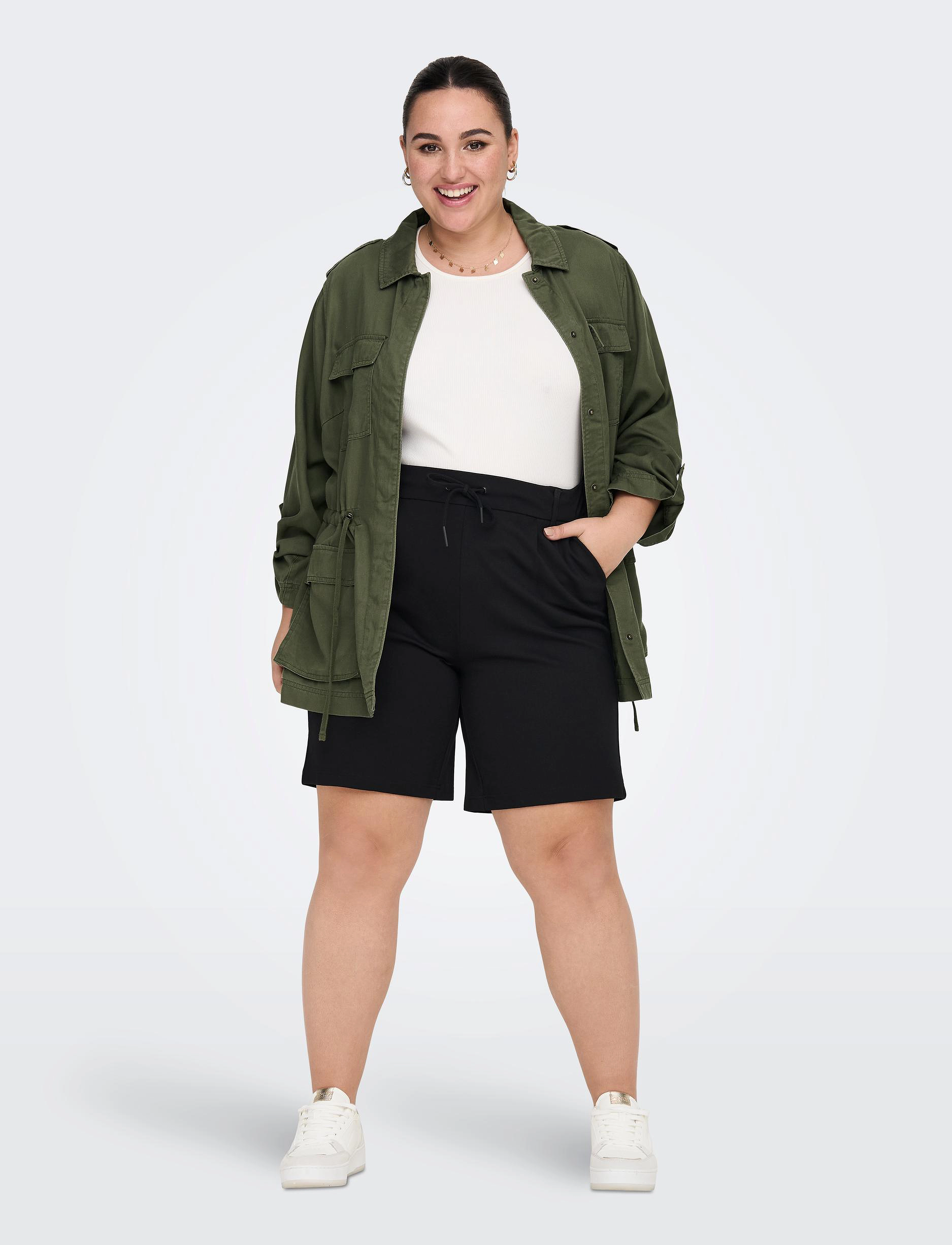 ONLY Carmakoma - CARGOLDTRASH LONG SHORTS PNT - freizeitshorts - black - 4