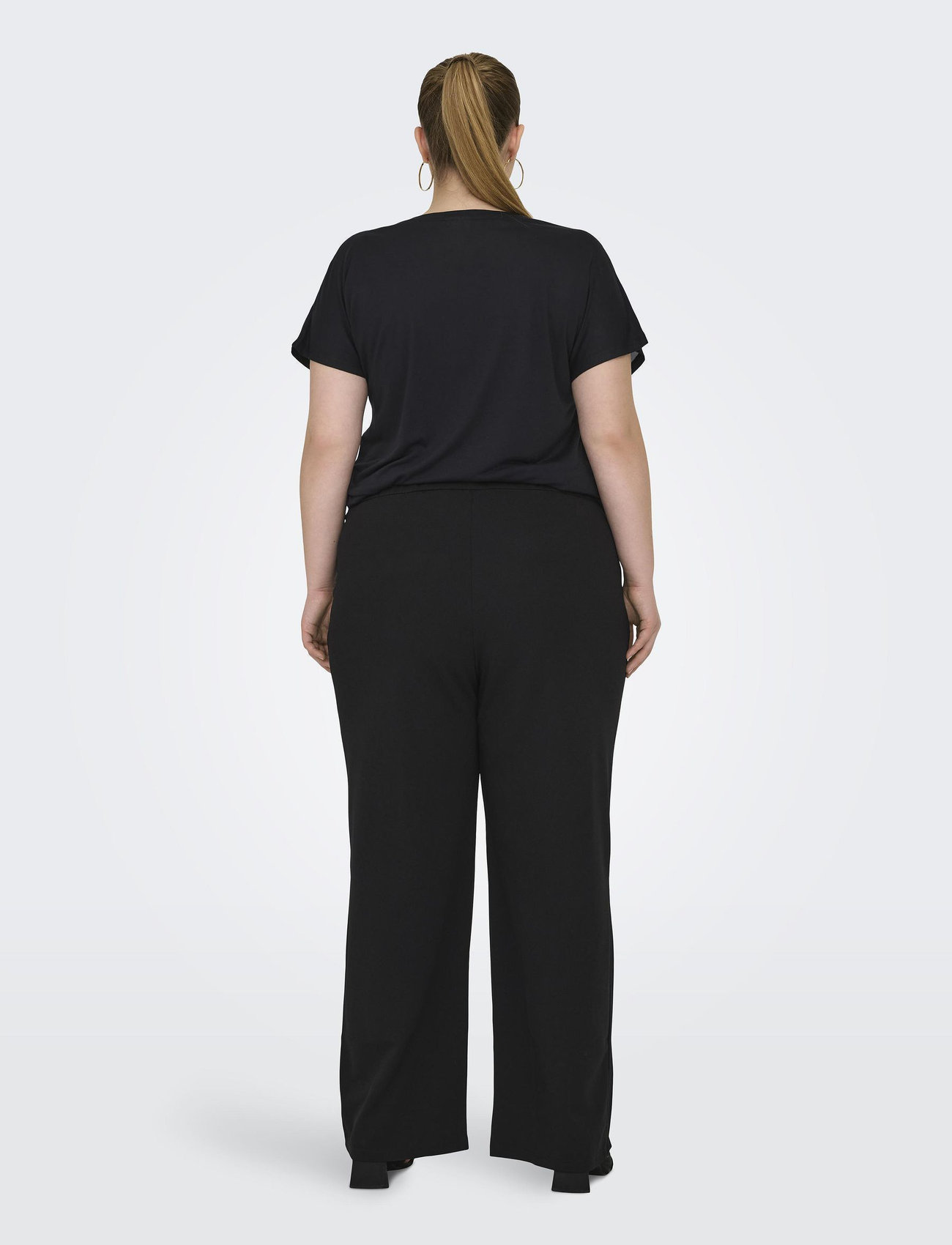 ONLY Carmakoma - CARSANIA BUTTON PANT JRS PNT NOOS - leveälahkeiset housut - black - 3