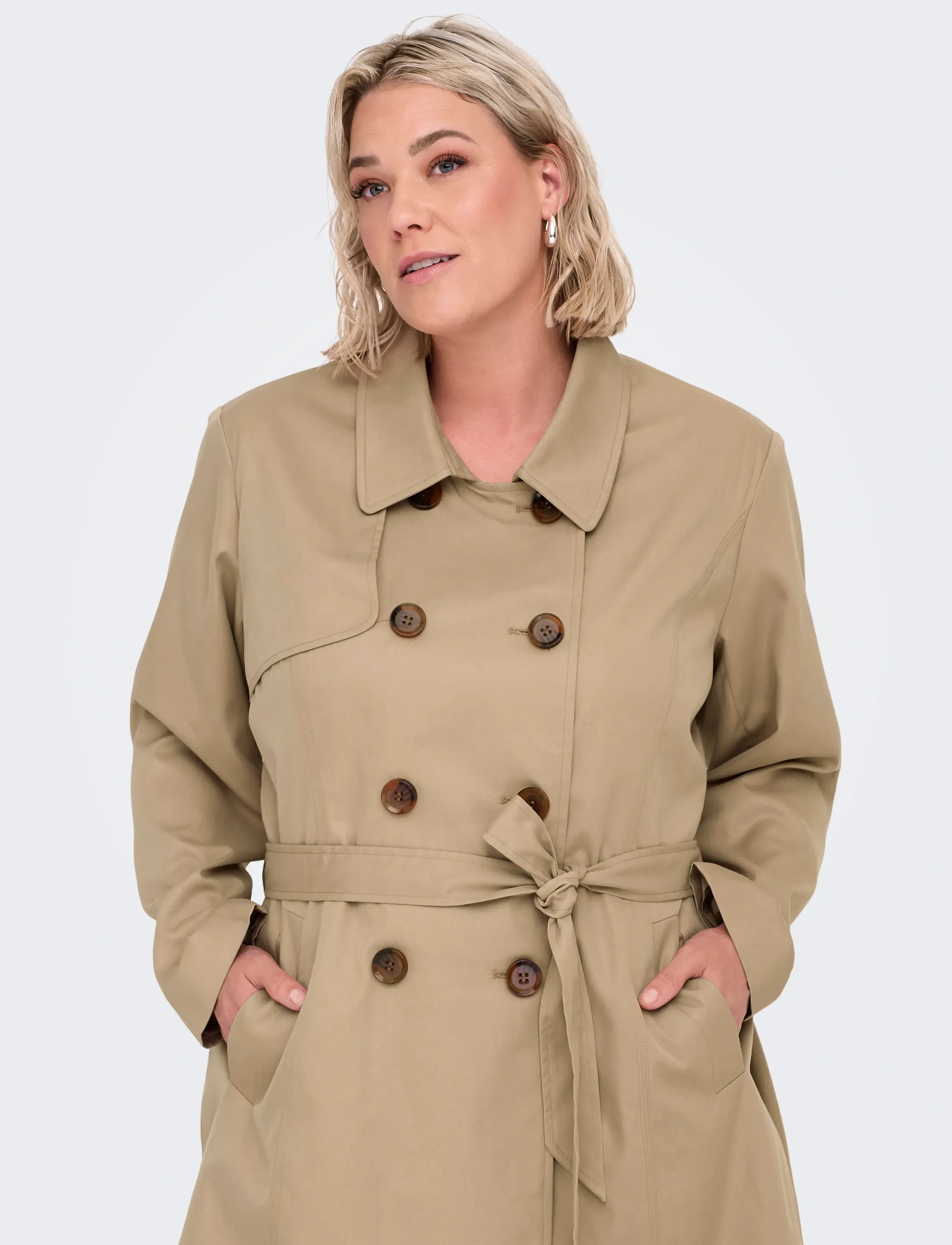 ONLY Carmakoma - CARVALERIE TRENCHCOAT OTW NOOS - ginger root - 4