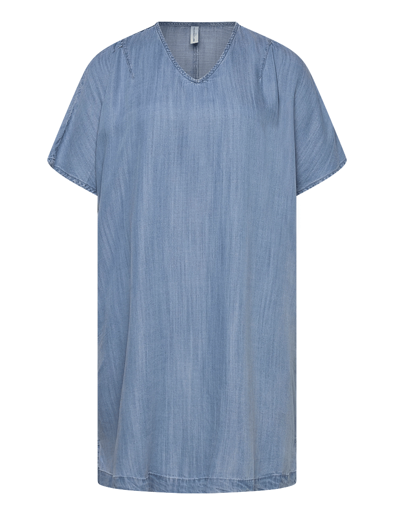 ONLY Carmakoma - CARNOA SS KNEE DRESS YOK - teksakleidid - medium blue denim - 0