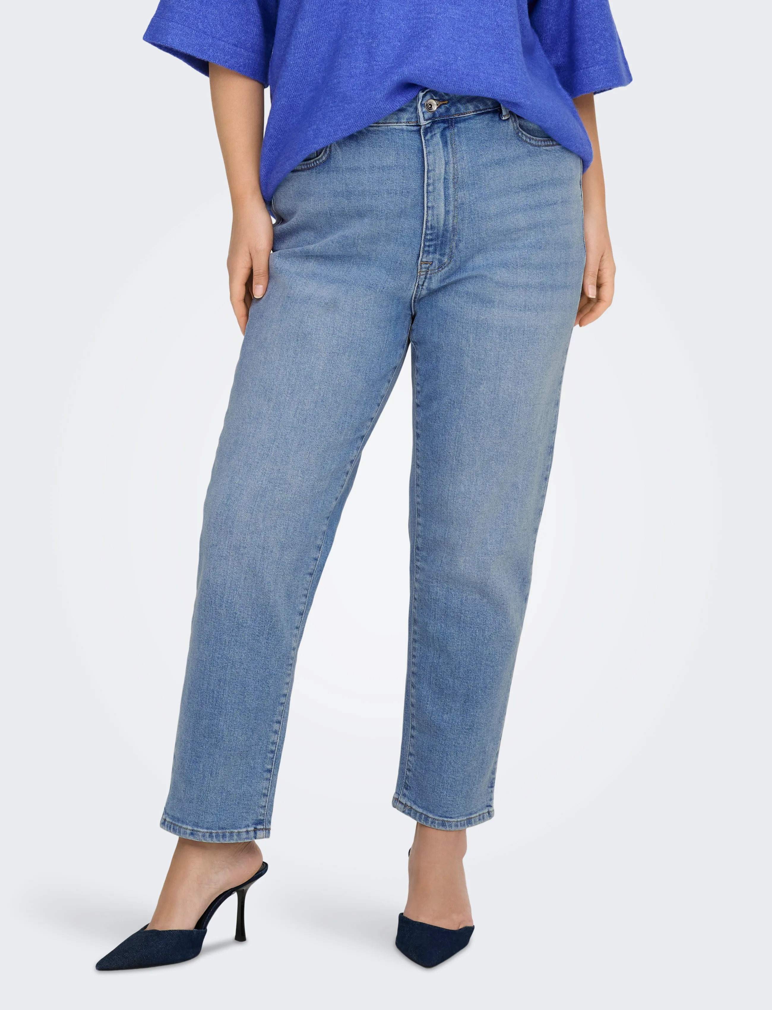 ONLY Carmakoma CAREMILYSTRETCH HW STR ANK DNM CRO1 NOOS - Dżinsy - LIGHT BLUE DENIM / blue