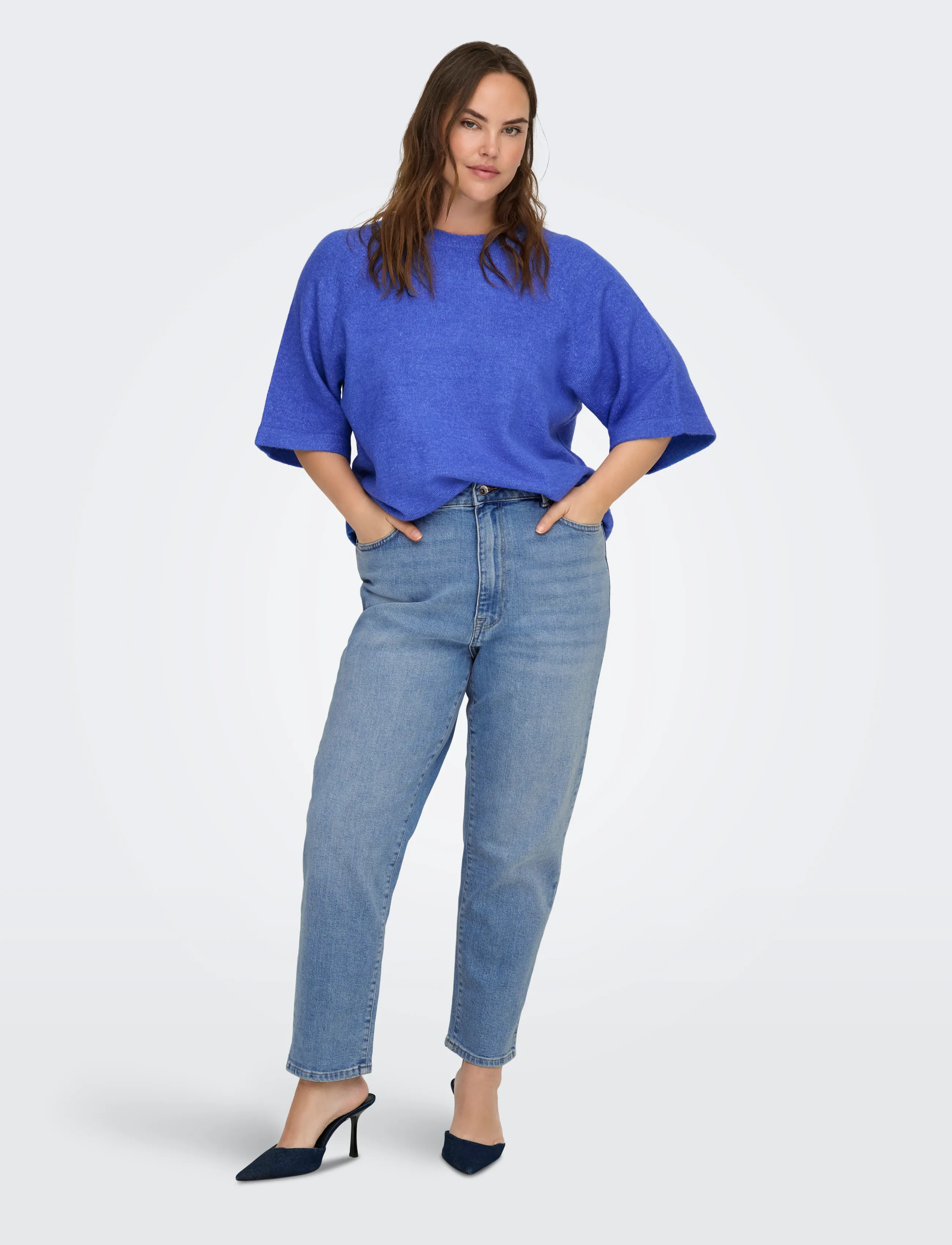 ONLY Carmakoma - CAREMILYSTRETCH HW STR ANK DNM CRO1 NOOS - light blue denim - 4