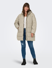 ONLY Carmakoma - CARNEWDOLLY LONG PUFFER COAT CC OTW - winter jackets - weathered teak - 6