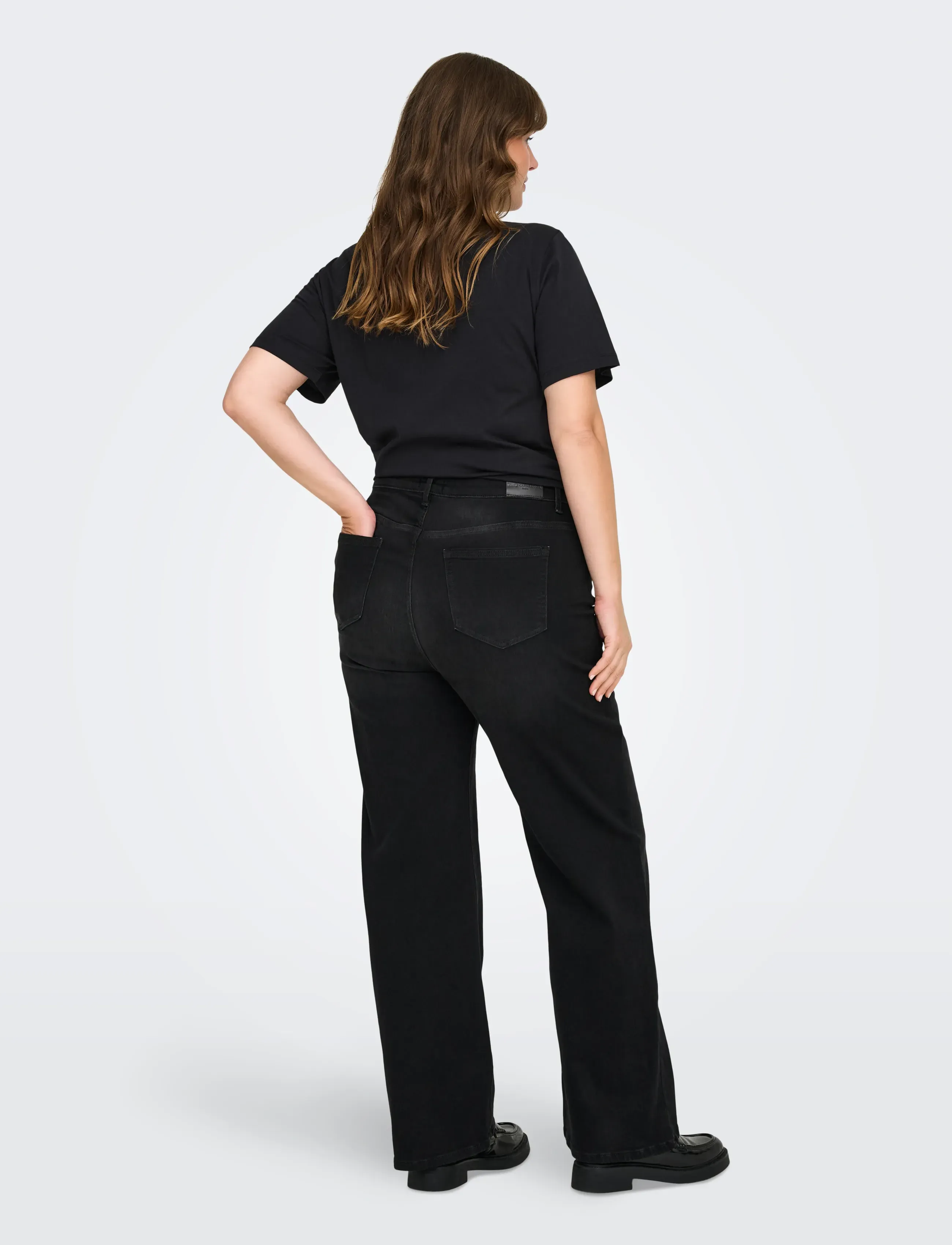 ONLY Carmakoma - CARWILLY HW WIDE JEANS CRO1099 NOOS - hosen mit weitem bein - black denim - 3