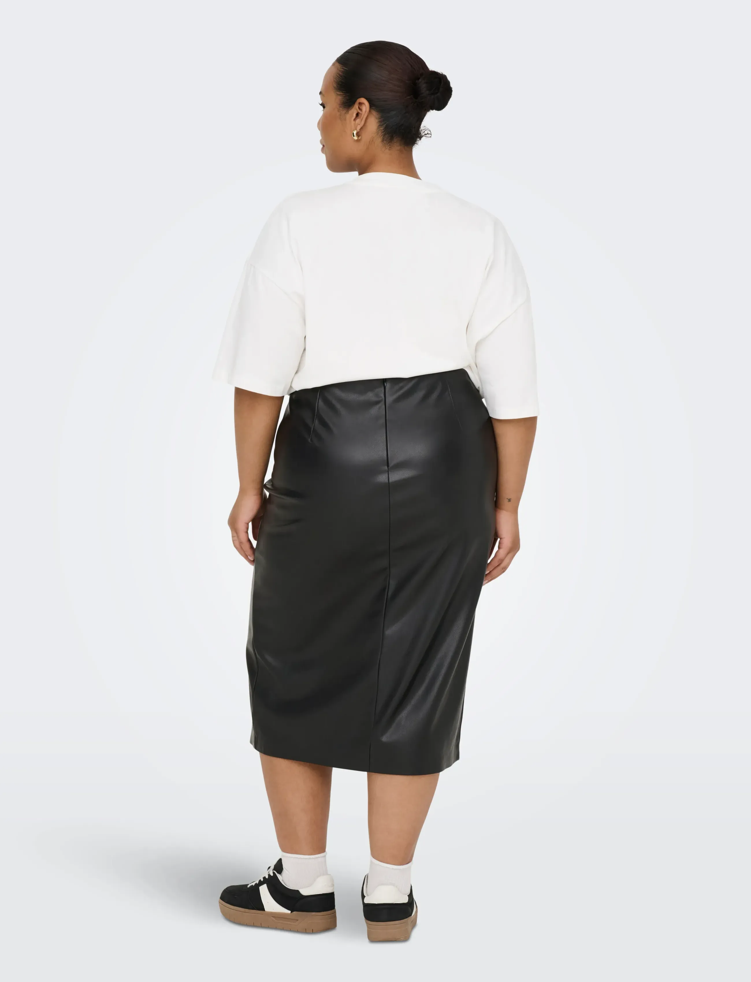 ONLY Carmakoma - CARHEIDIHANNA LIFE FAUX LEATHERSKIRT OTW - jupes midi - black - 3