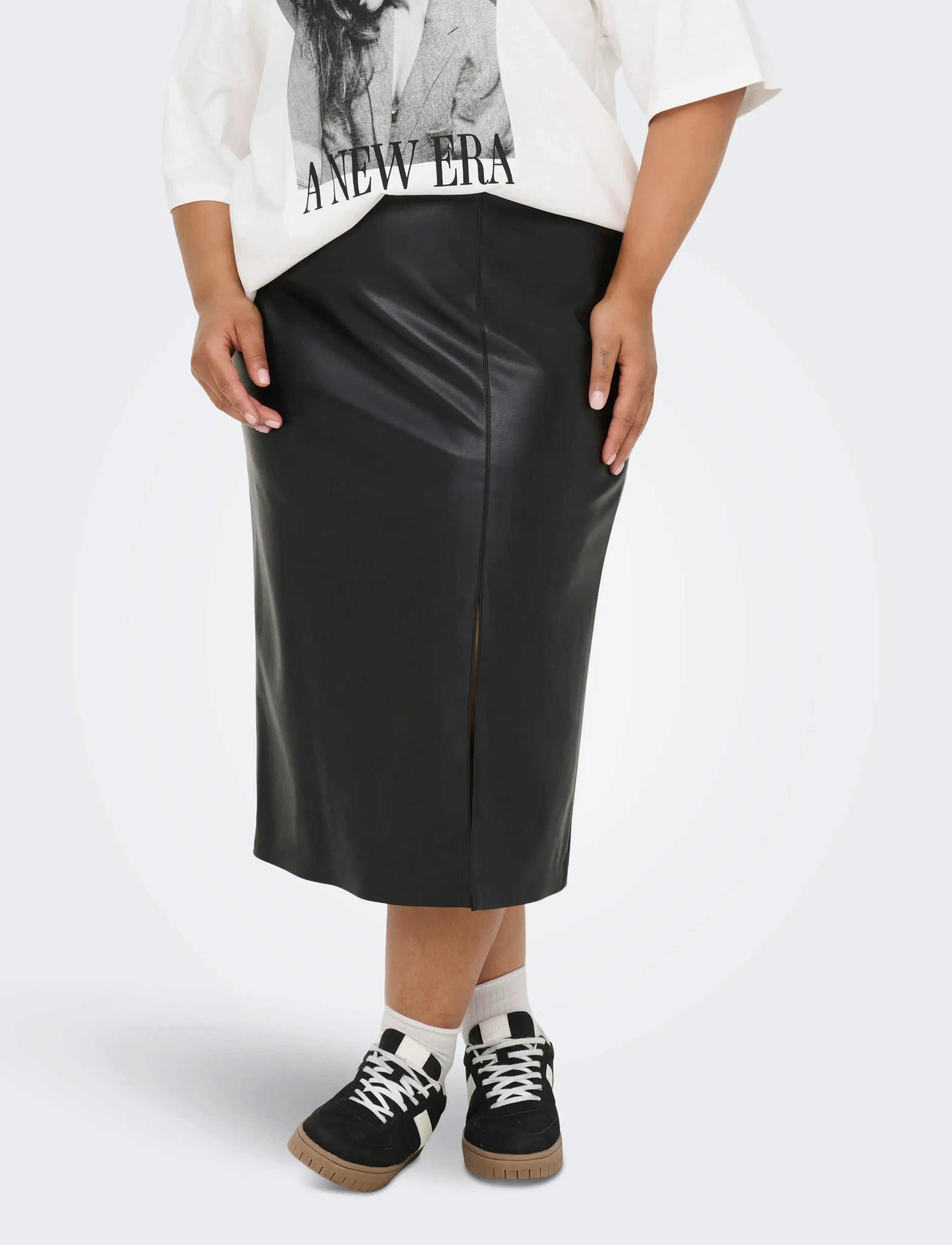 ONLY Carmakoma - CARHEIDIHANNA LIFE FAUX LEATHERSKIRT OTW - jupes midi - black - 5
