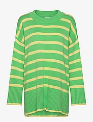 ONLY Carmakoma - CARHELLA LS LOOSE STRIPED O-NECK KNT - jumpers - spring bouquet - 0