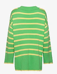 ONLY Carmakoma - CARHELLA LS LOOSE STRIPED O-NECK KNT - jumpers - spring bouquet - 1