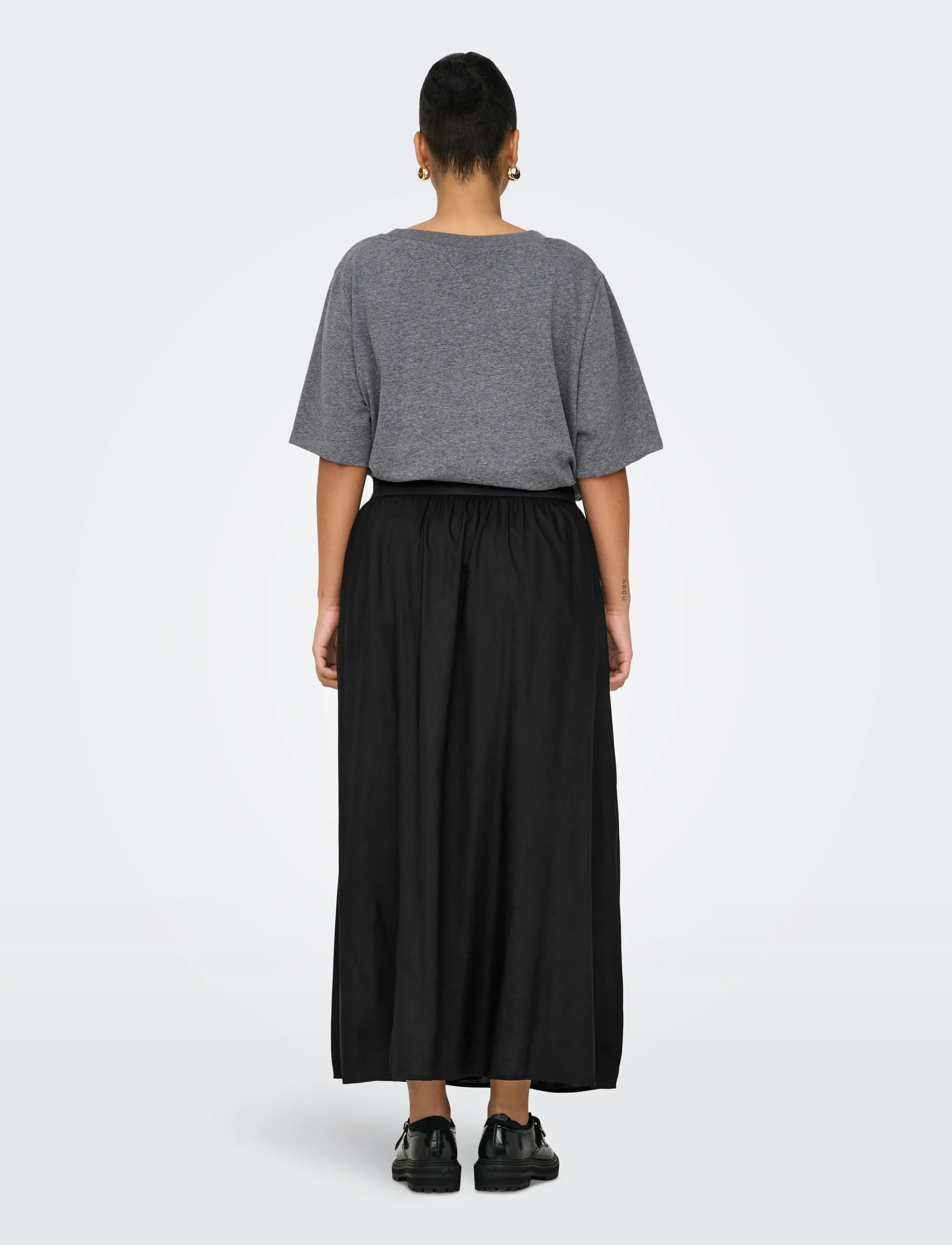 ONLY Carmakoma - CARVENEDIG LONG SKIRT NOOS - maxi nederdele - black - 3
