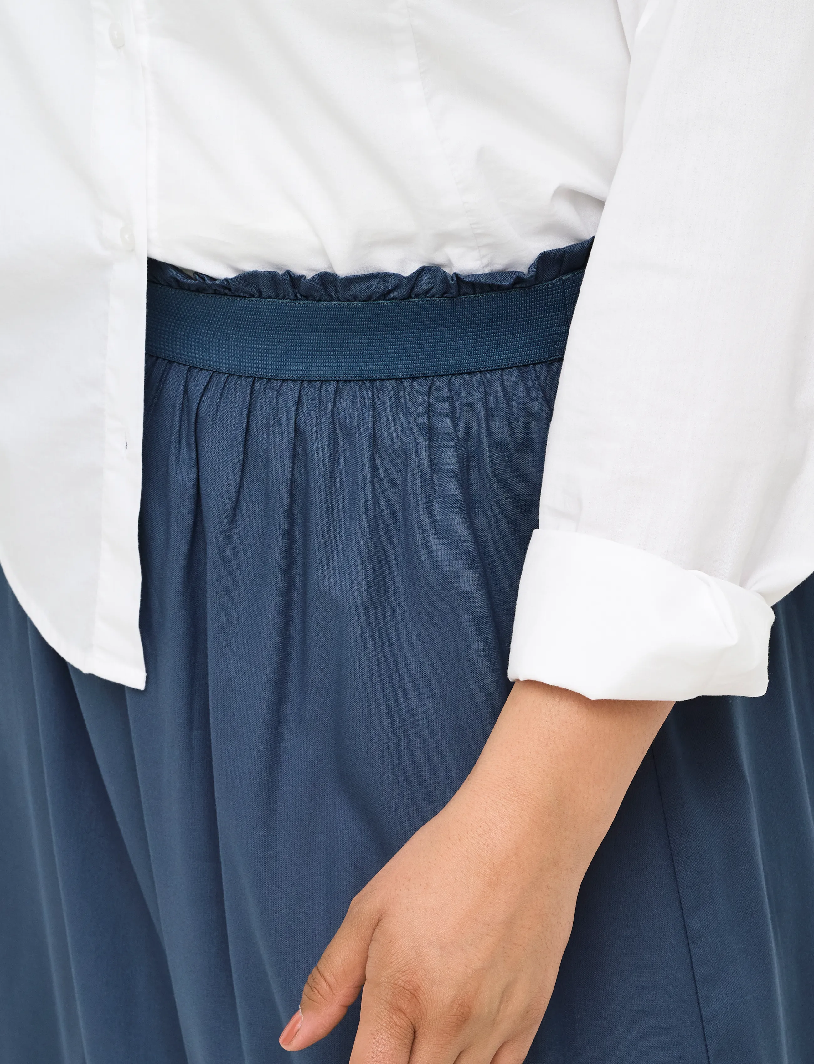ONLY Carmakoma - CARVENEDIG LONG SKIRT NOOS - maxi skirts - vintage indigo - 5