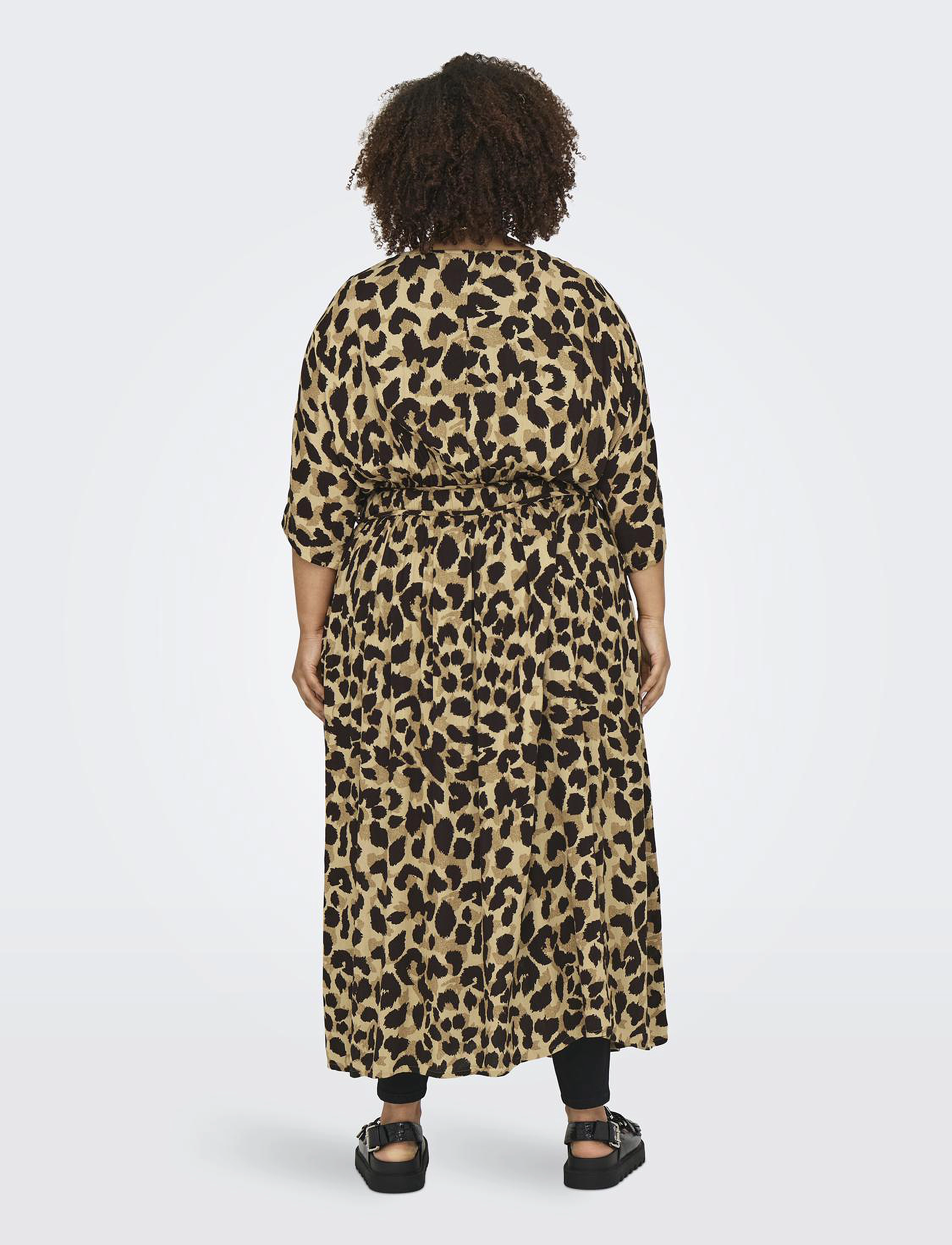 ONLY Carmakoma - CARBRUNO LIFE 3/4  MIDI KIMONO AOP - warm sand - 3