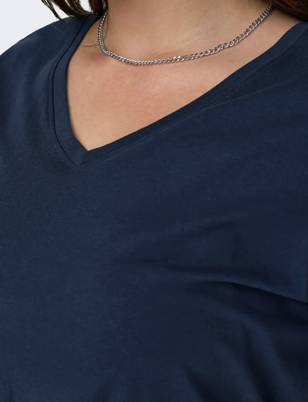 ONLY Carmakoma - CARBONNIE LIFE S/S V A-SHAPE TEE NOOS - t-shirts - naval academy - 4