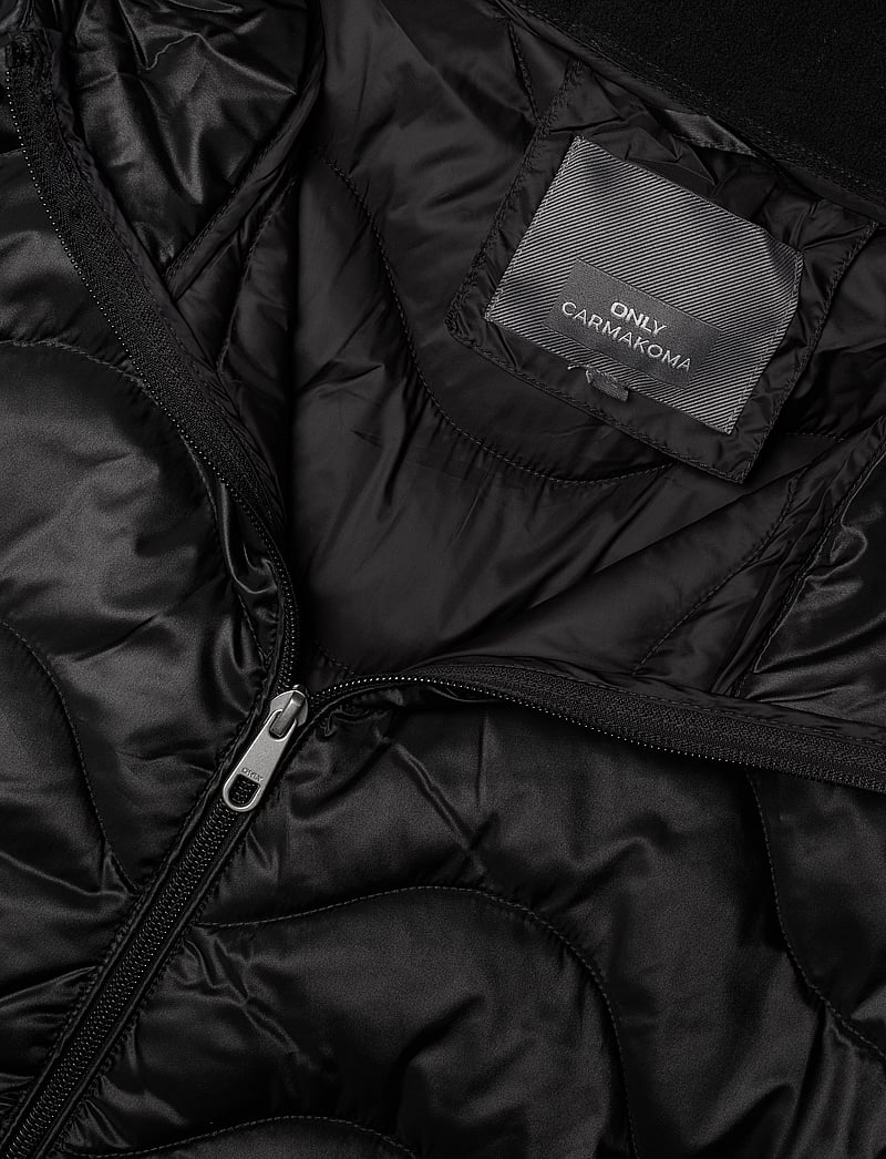 ONLY Carmakoma Carvega Wave Quilted Coat Otw – padded coats – shop at Booztlet
