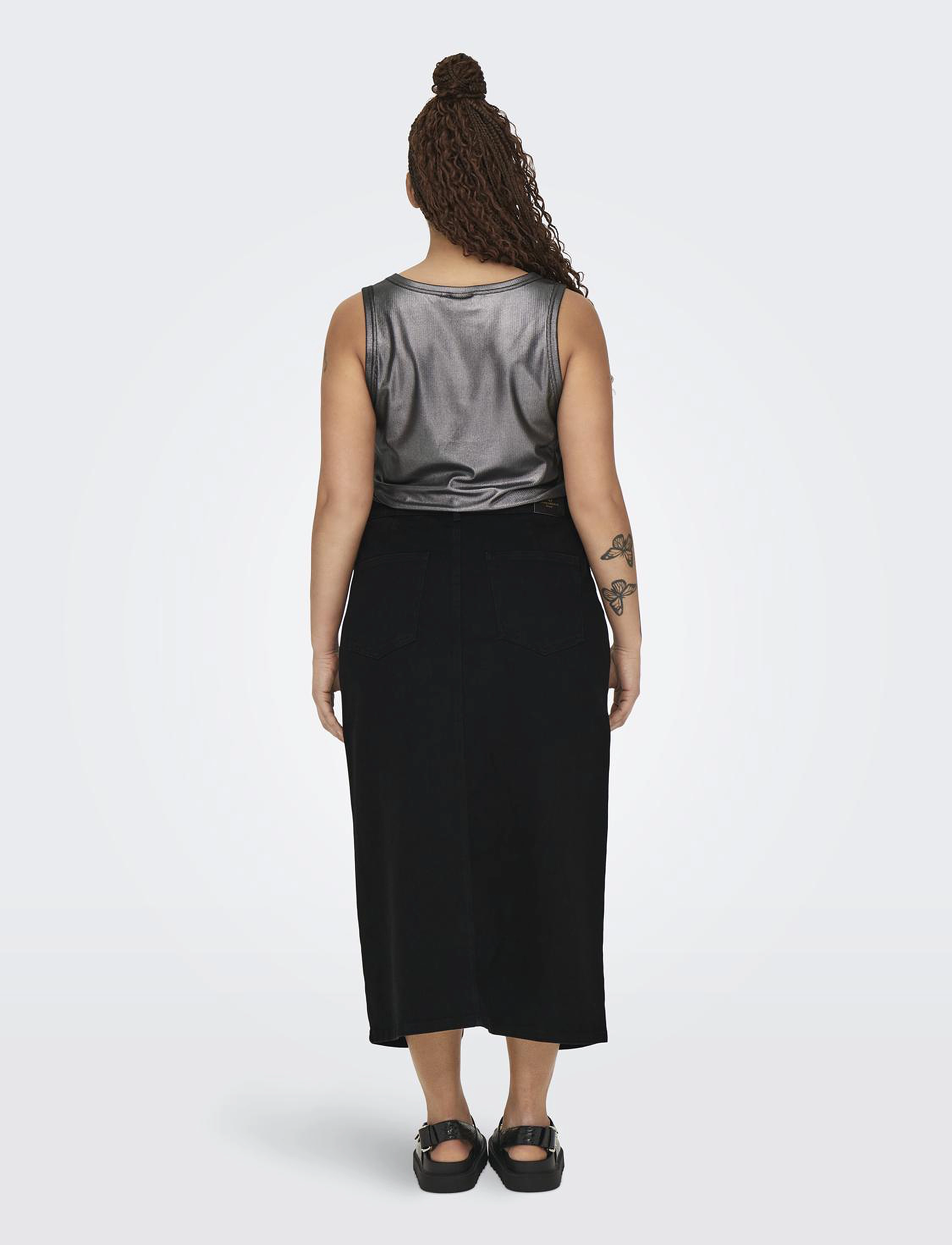ONLY Carmakoma - CARSIRI FRONT SLIT SKIRT DNM GUA NOOS - denim skirts - black denim - 3