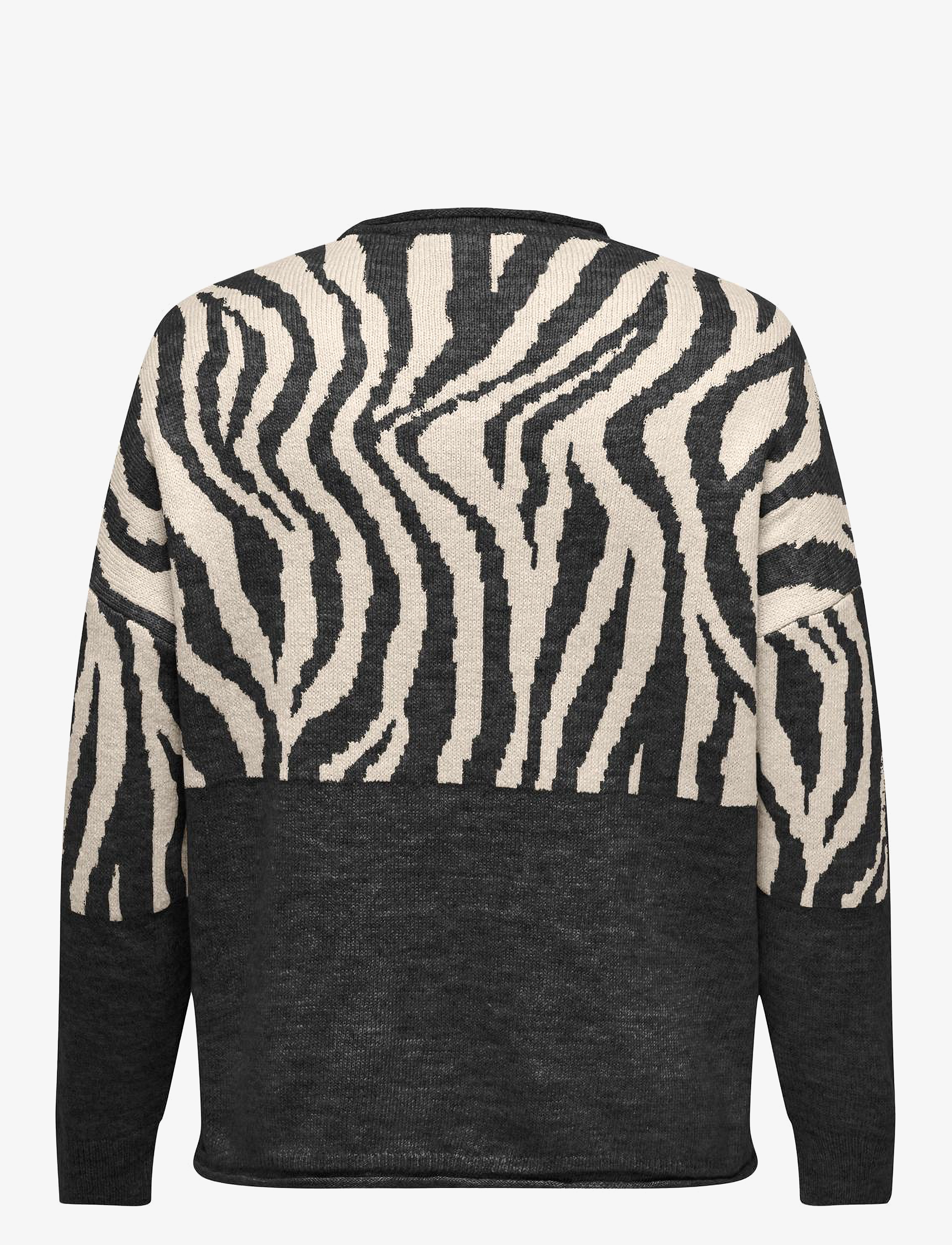 ONLY Carmakoma - CARJADE ZEBRA L/S O-NECK KNT NOOS - pirate black - 2