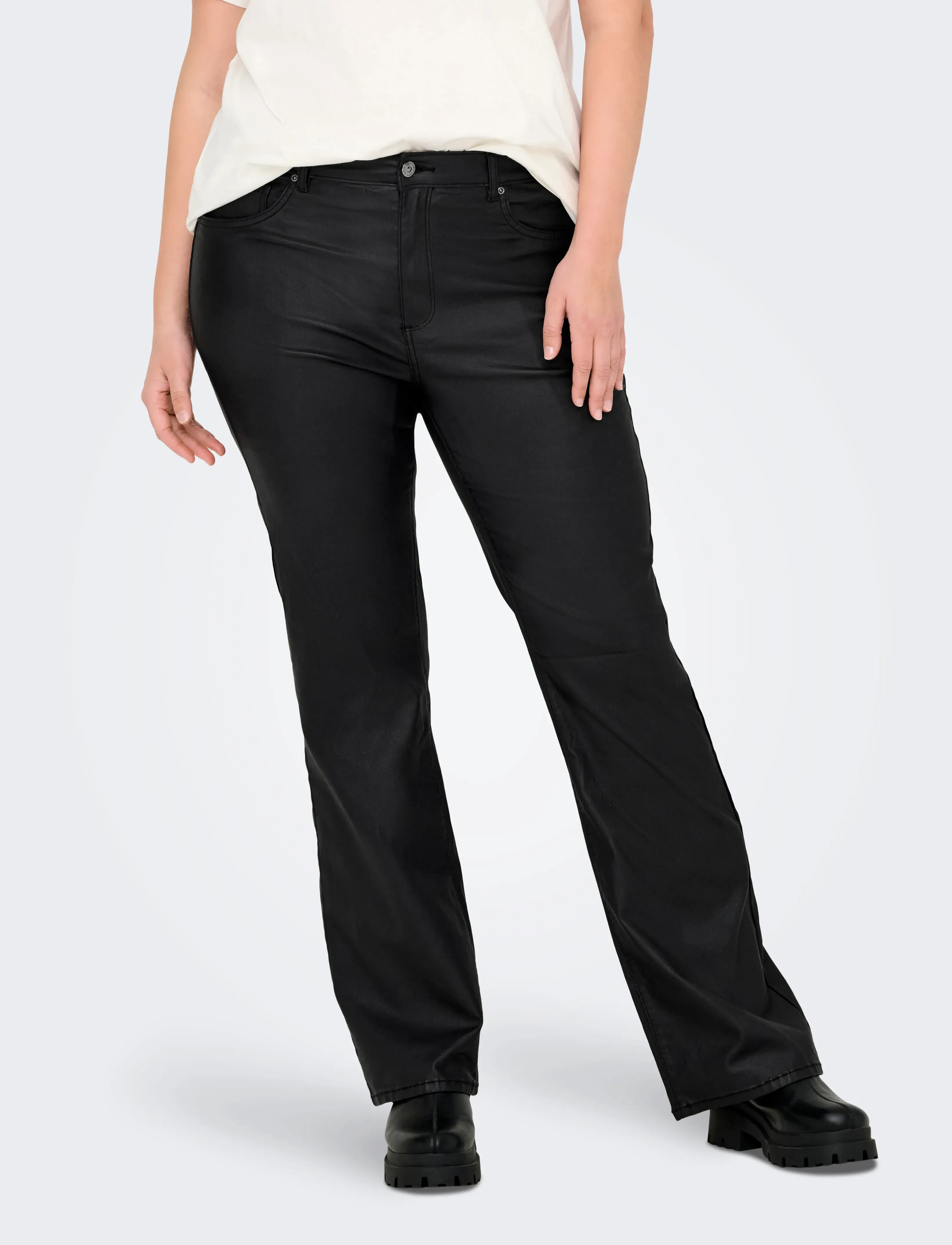 ONLY Carmakoma Carblush Mid Flared Coated Pnt Noos, 52 x 32, Trousers, Schwarz - Flared, Frauen
