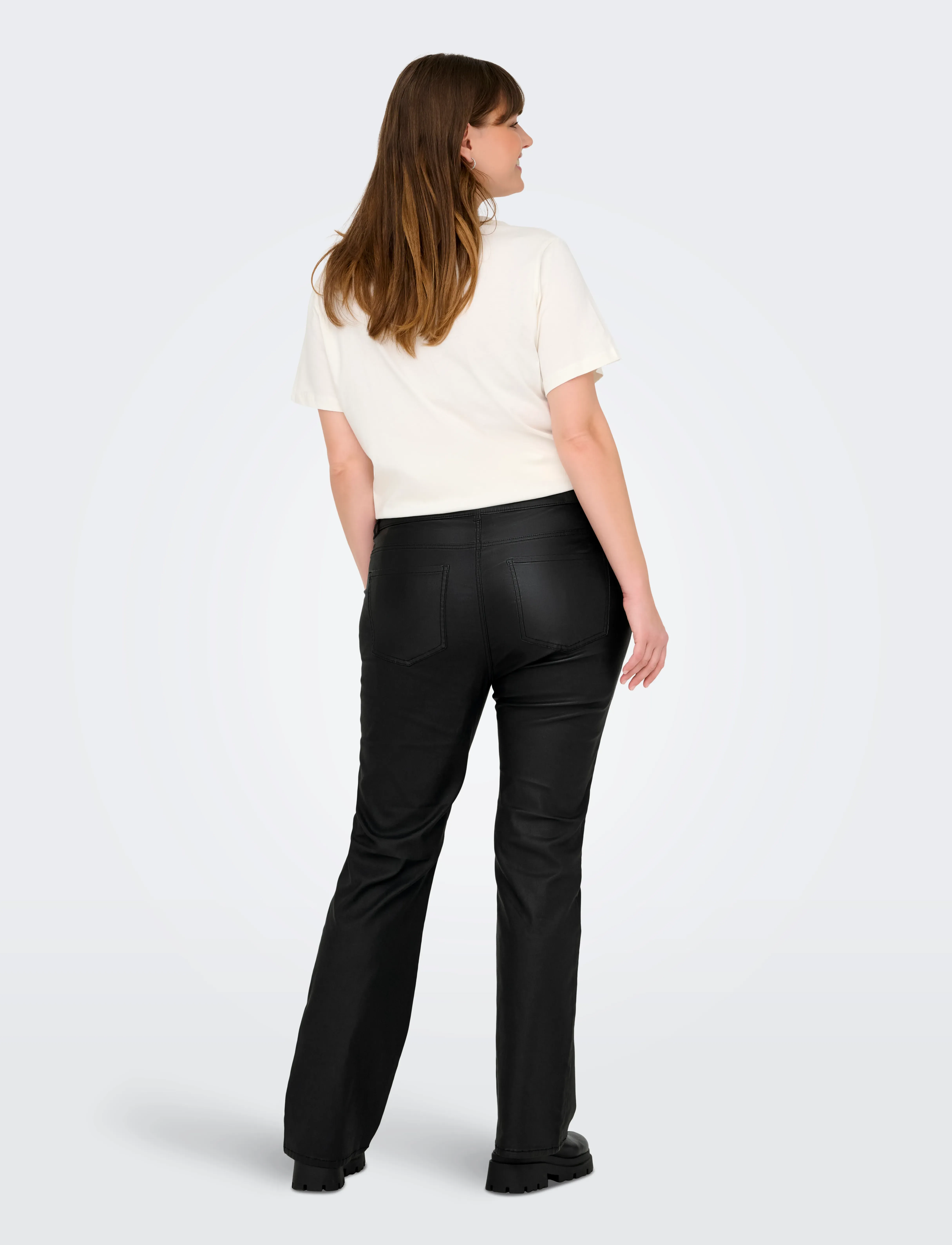 ONLY Carmakoma - CARBLUSH MID FLARED COATED PNT NOOS - schlaghose - black - 3