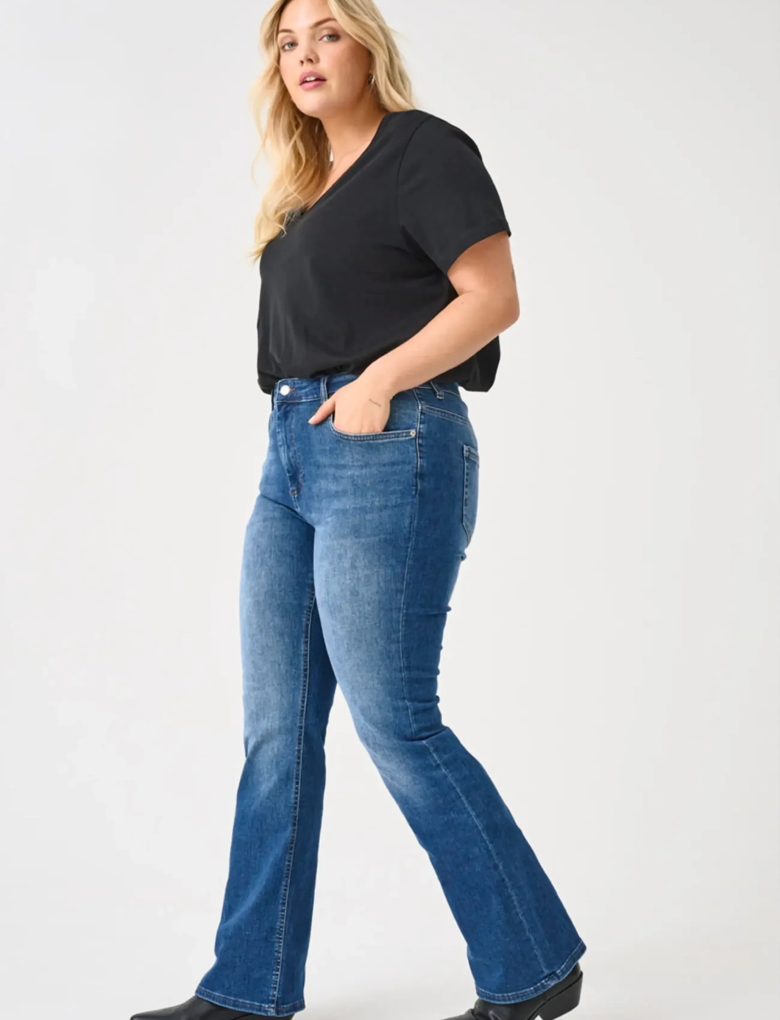 ONLY Carmakoma - CARWILLY HW FLARED DNM TAI021 NOOS - schlaghosen - dark blue denim - 4