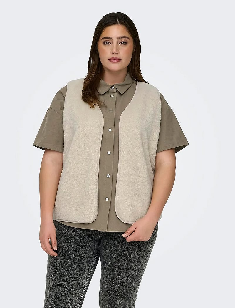 ONLY Carmakoma - CARBELISA TEDDY WAISTCOAT JRS - stickade västar - birch - 0