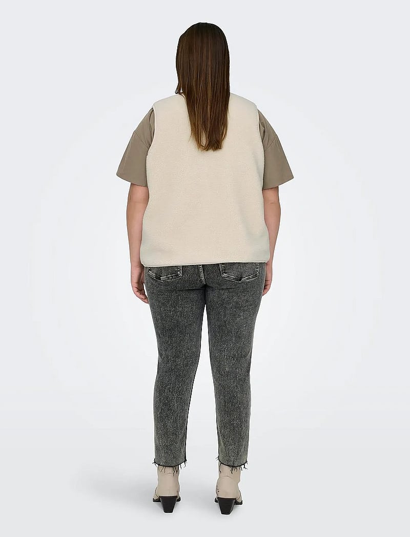 ONLY Carmakoma - CARBELISA TEDDY WAISTCOAT JRS - stickade västar - birch - 3