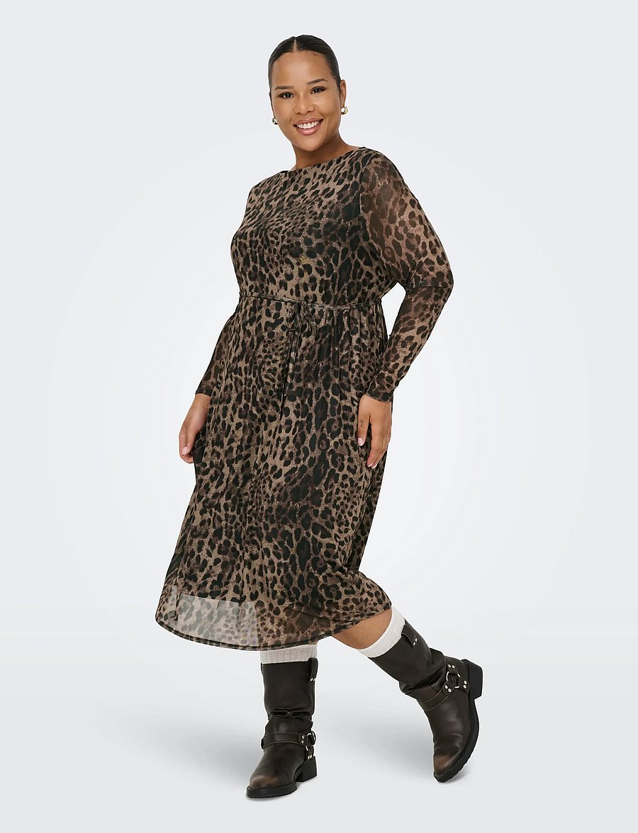 ONLY Carmakoma - CARFOREST LIFE LS BOATNECK BLK DRESS JRS - partykleider - black - 4
