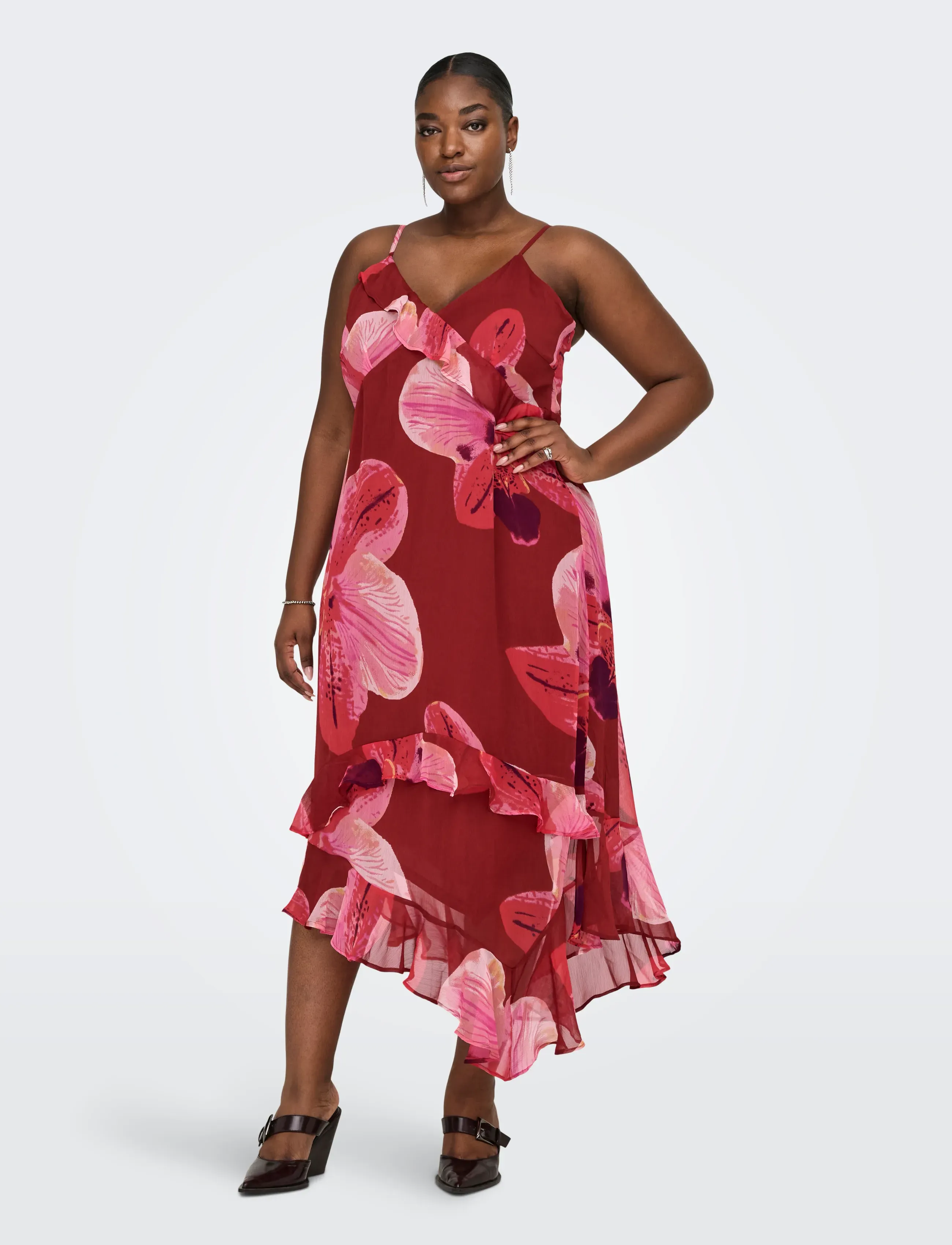 ONLY Carmakoma - CARASTA STRAP FRILL ANKLE DRESS - spiced apple - 5