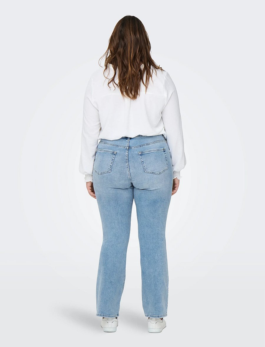 ONLY Carmakoma - CARWILLY LIFE HW FLARED DNM TAI467 NOOS - jeans évasés - light blue denim - 3