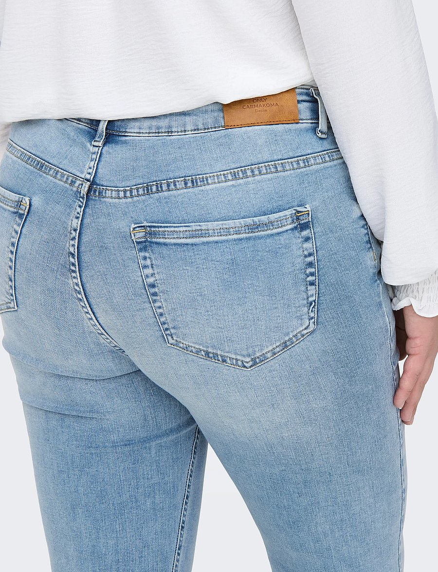 ONLY Carmakoma - CARWILLY LIFE HW FLARED DNM TAI467 NOOS - jeans évasés - light blue denim - 5