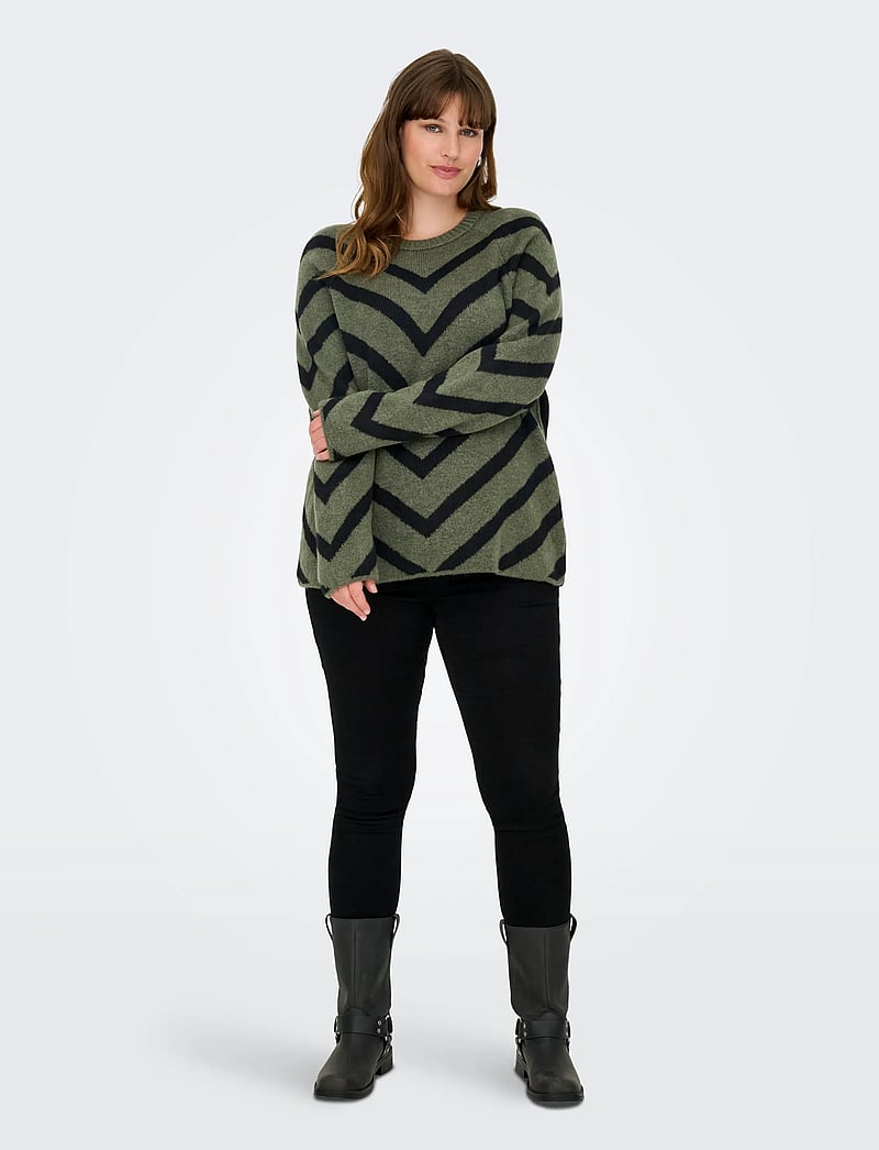 ONLY Carmakoma - CARELIZA L/S PULLOVER KNT NOOS - sviitrid - lizard - 4