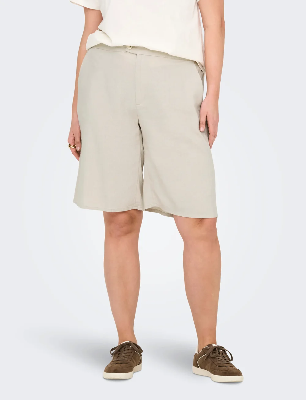 ONLY Carmakoma - CARCARO HW LINEN BL BERMU SHORTS - leinen-shorts - pumice stone - 0