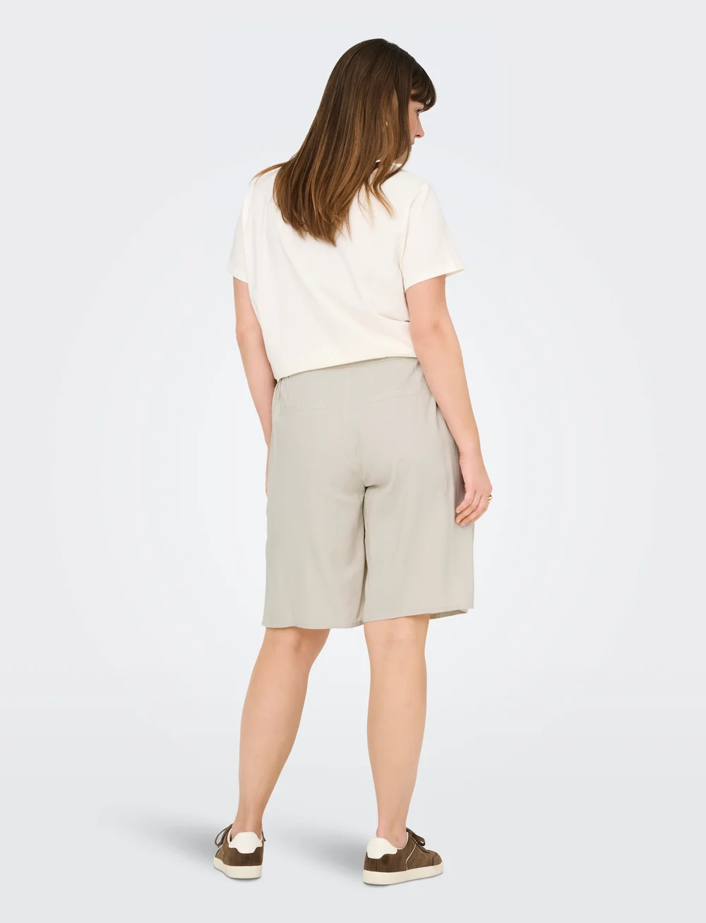 ONLY Carmakoma - CARCARO HW LINEN BL BERMU SHORTS - leinen-shorts - pumice stone - 3