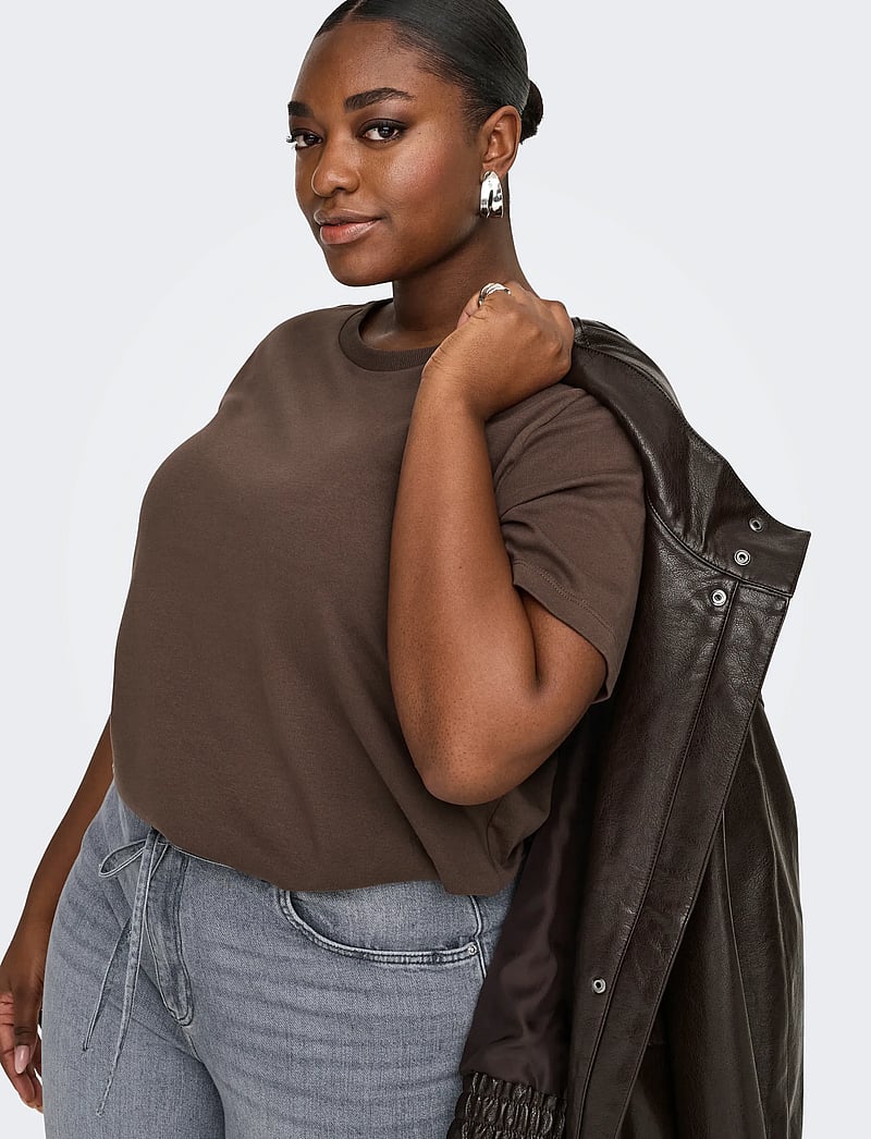 ONLY Carmakoma - CARJEN S/S JEANS TEE JRS NOOS - t-shirts - chocolate martini - 5