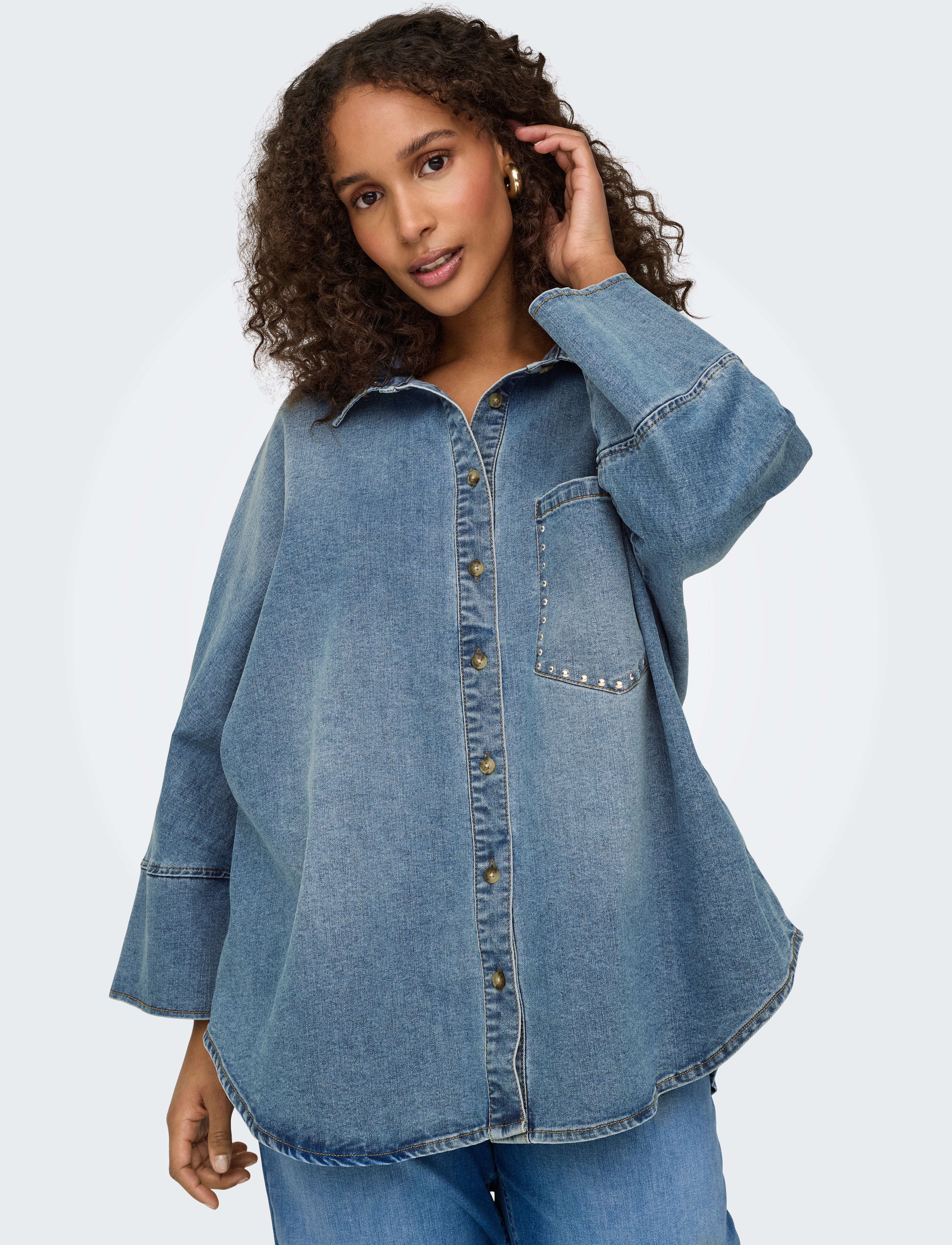 ONLY Carmakoma - CARGRACE 3/4 STUD DNM SHIRT GUA - jeansblouses - medium blue denim - 4