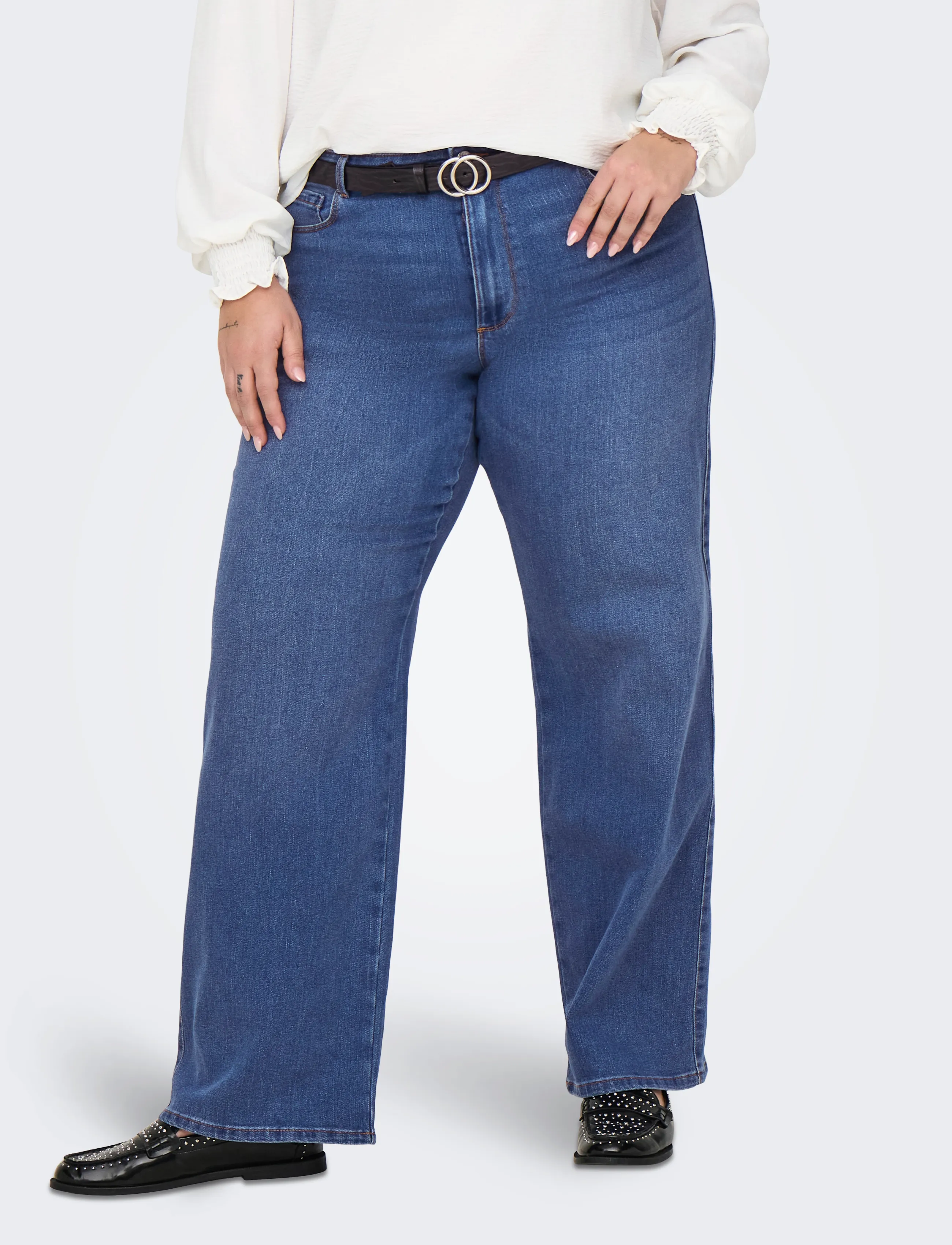 ONLY Carmakoma CARSNOW HW WIDE DNM JEANS PIM MBD NOOS - Laia säärega teksad - MEDIUM BLUE DENIM / blue