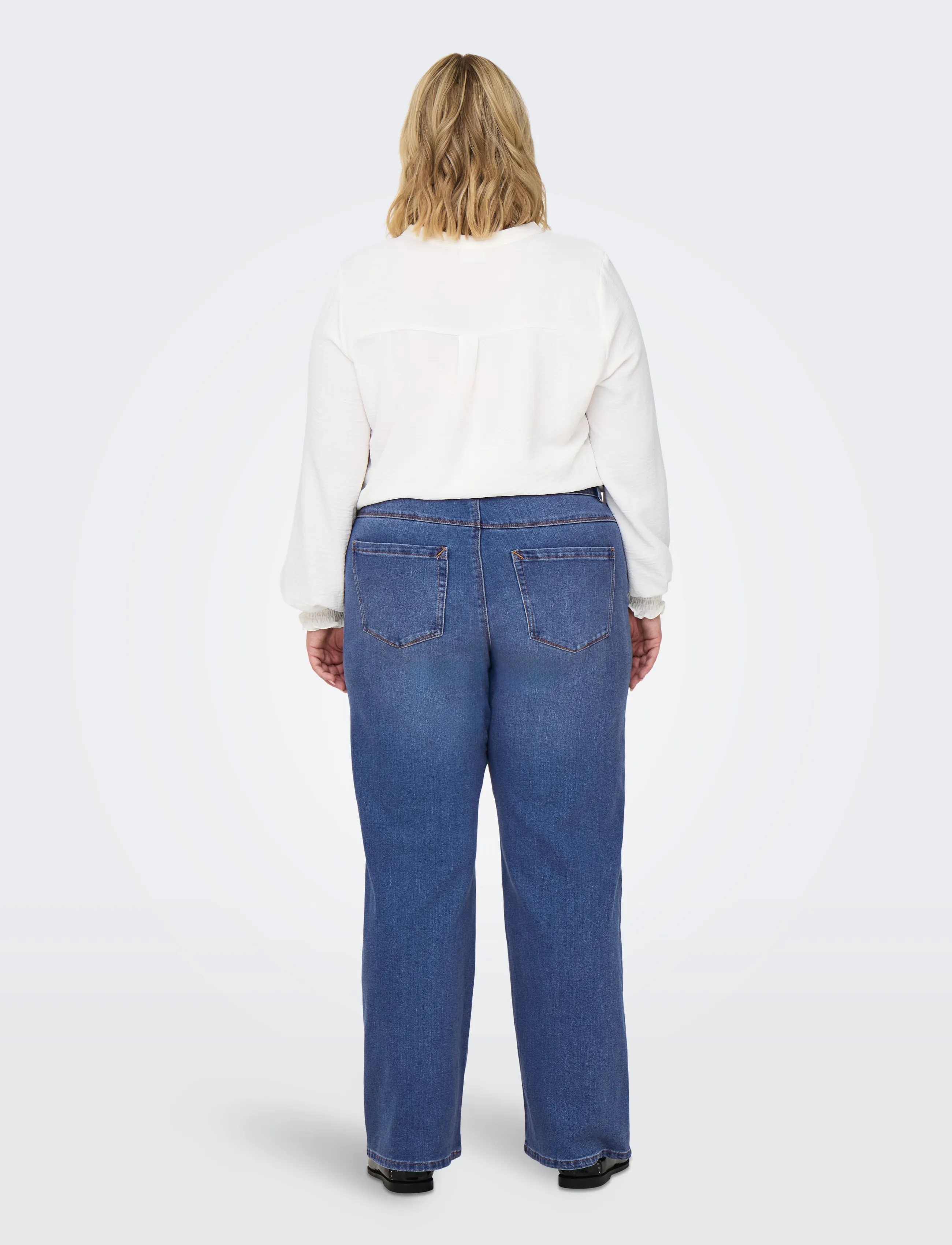 ONLY Carmakoma - CARSNOW HW WIDE DNM JEANS PIM MBD NOOS - brede jeans - medium blue denim - 3