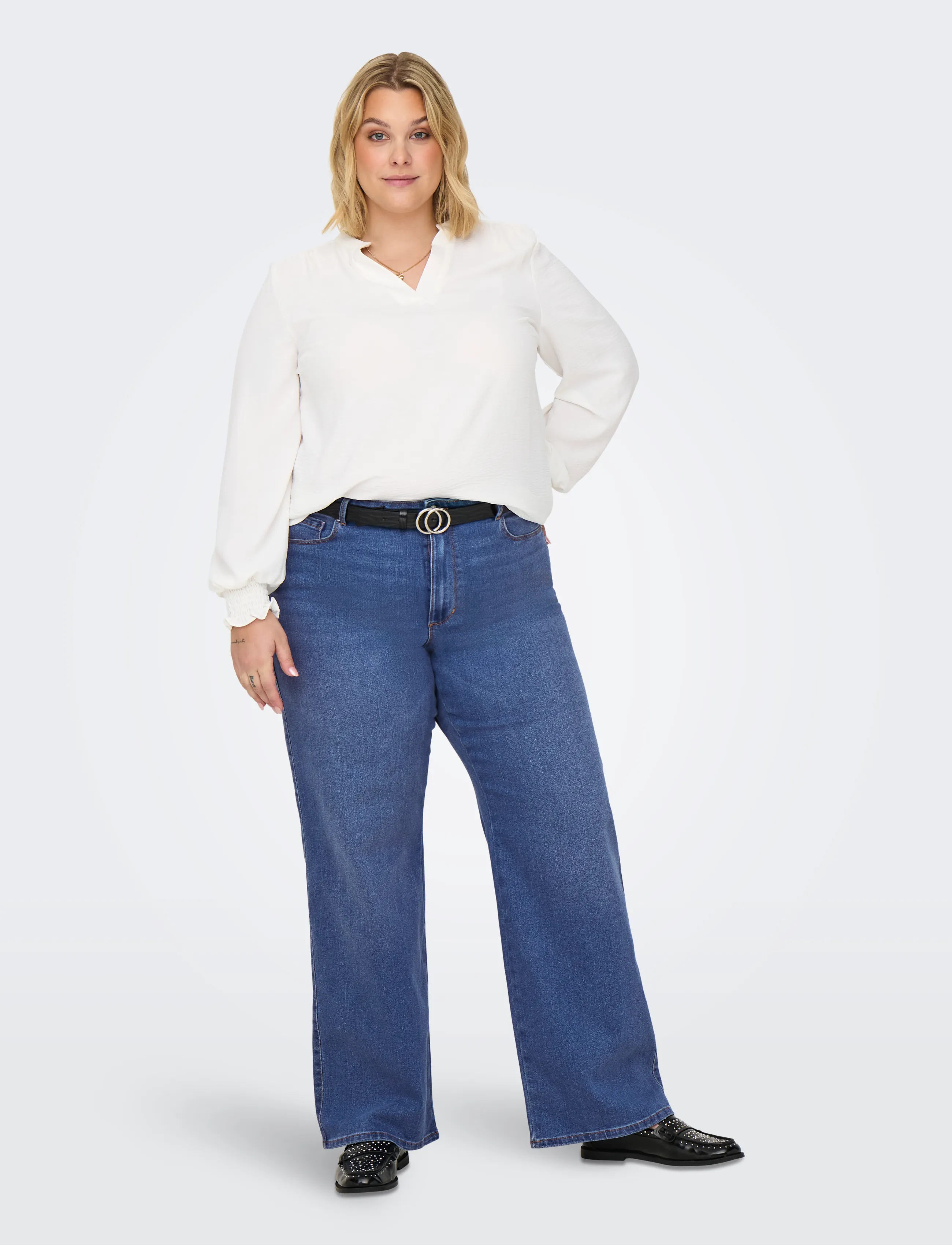 ONLY Carmakoma - CARSNOW HW WIDE DNM JEANS PIM MBD NOOS - brede jeans - medium blue denim - 4