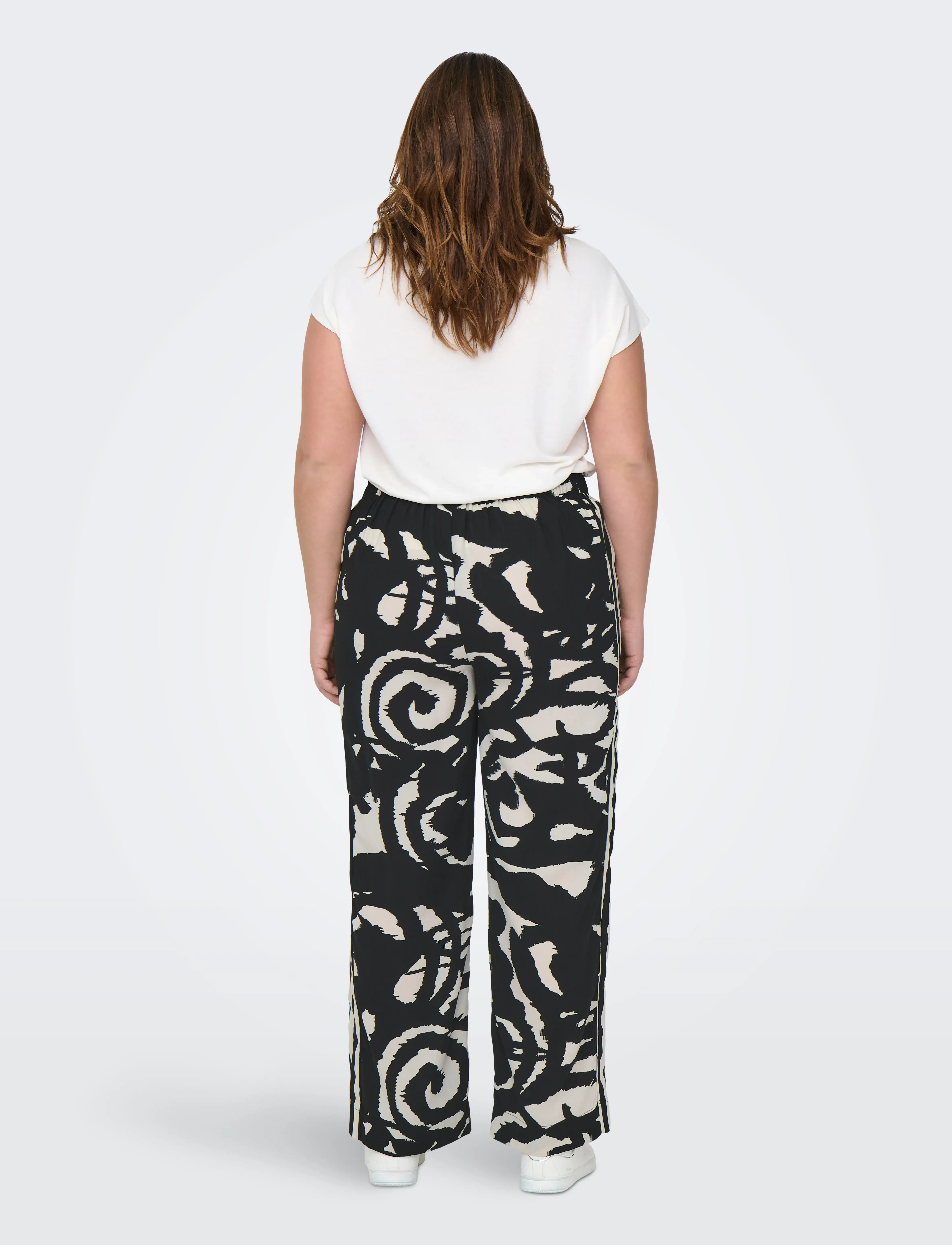 ONLY Carmakoma - CARNICON LIFE WIDE PANTS AOP - buxur með víðum skálmum - black - 3