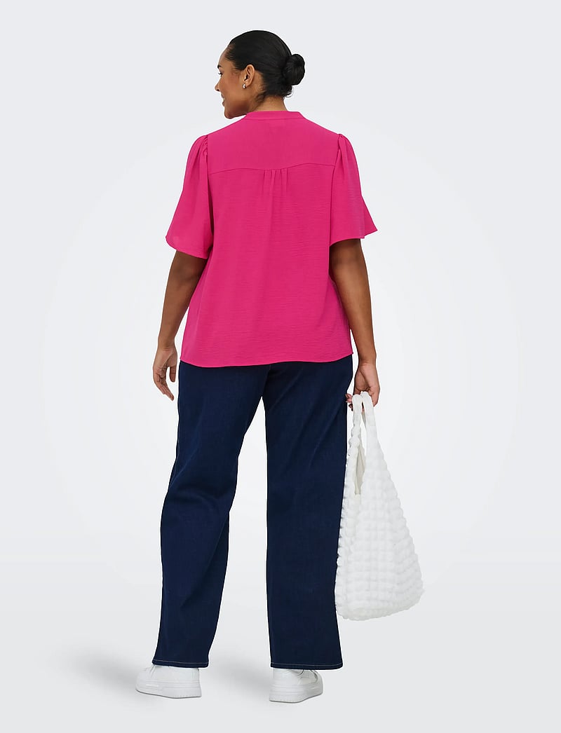 ONLY Carmakoma - CARNOEMI 2/4 V-NECK BLOUSE WVN - kurzämlige blusen - pink yarrow - 3