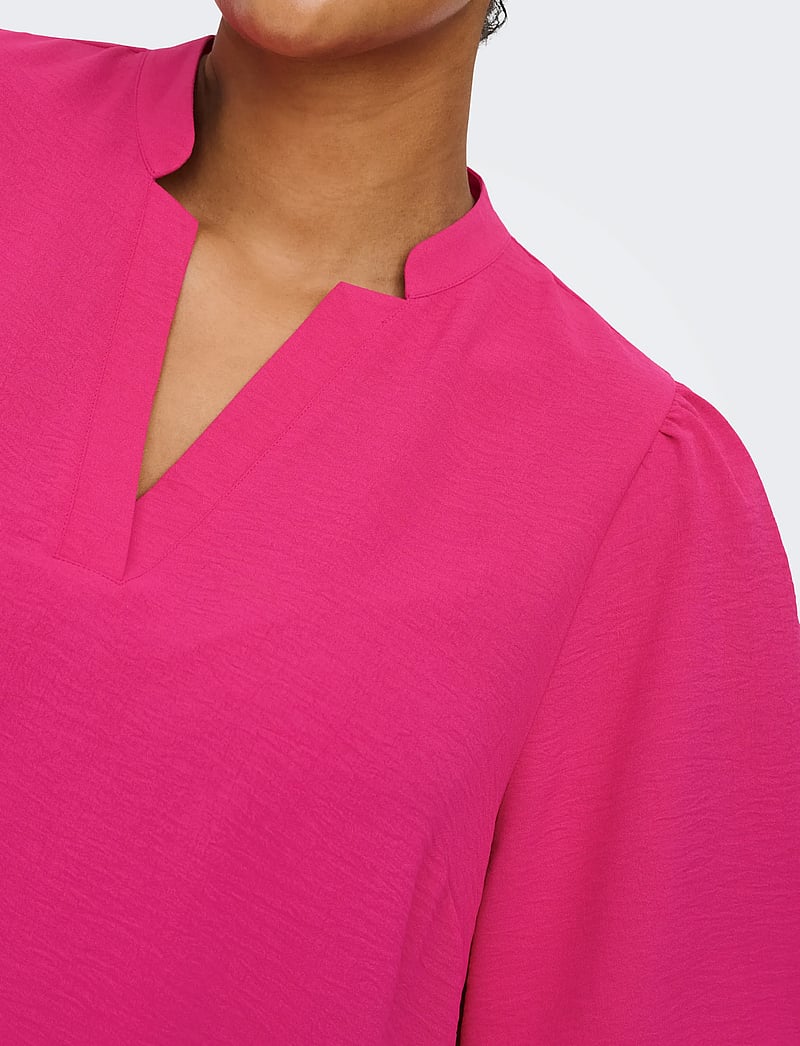 ONLY Carmakoma - CARNOEMI 2/4 V-NECK BLOUSE WVN - kurzämlige blusen - pink yarrow - 4