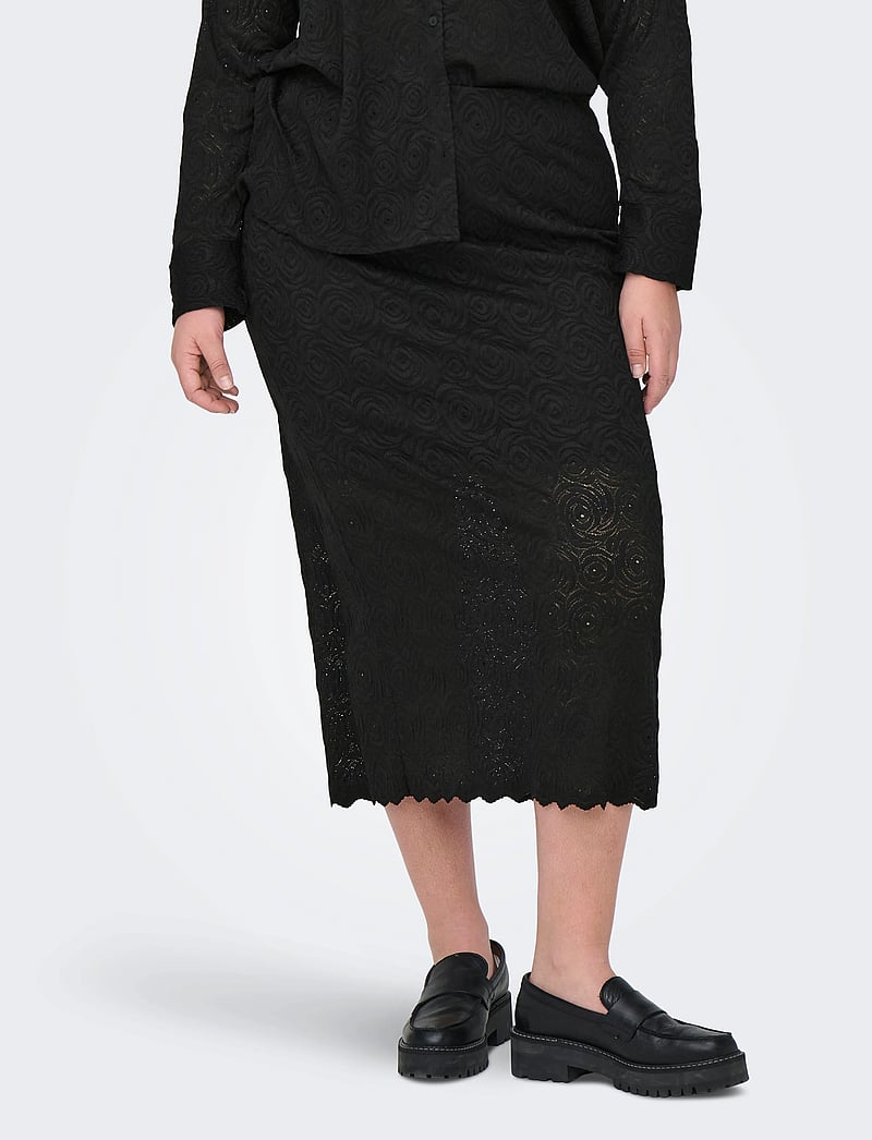 ONLY Carmakoma - CARROSIL CALF LACE SLIT SKIRT JRS - midiseelikud - black - 0