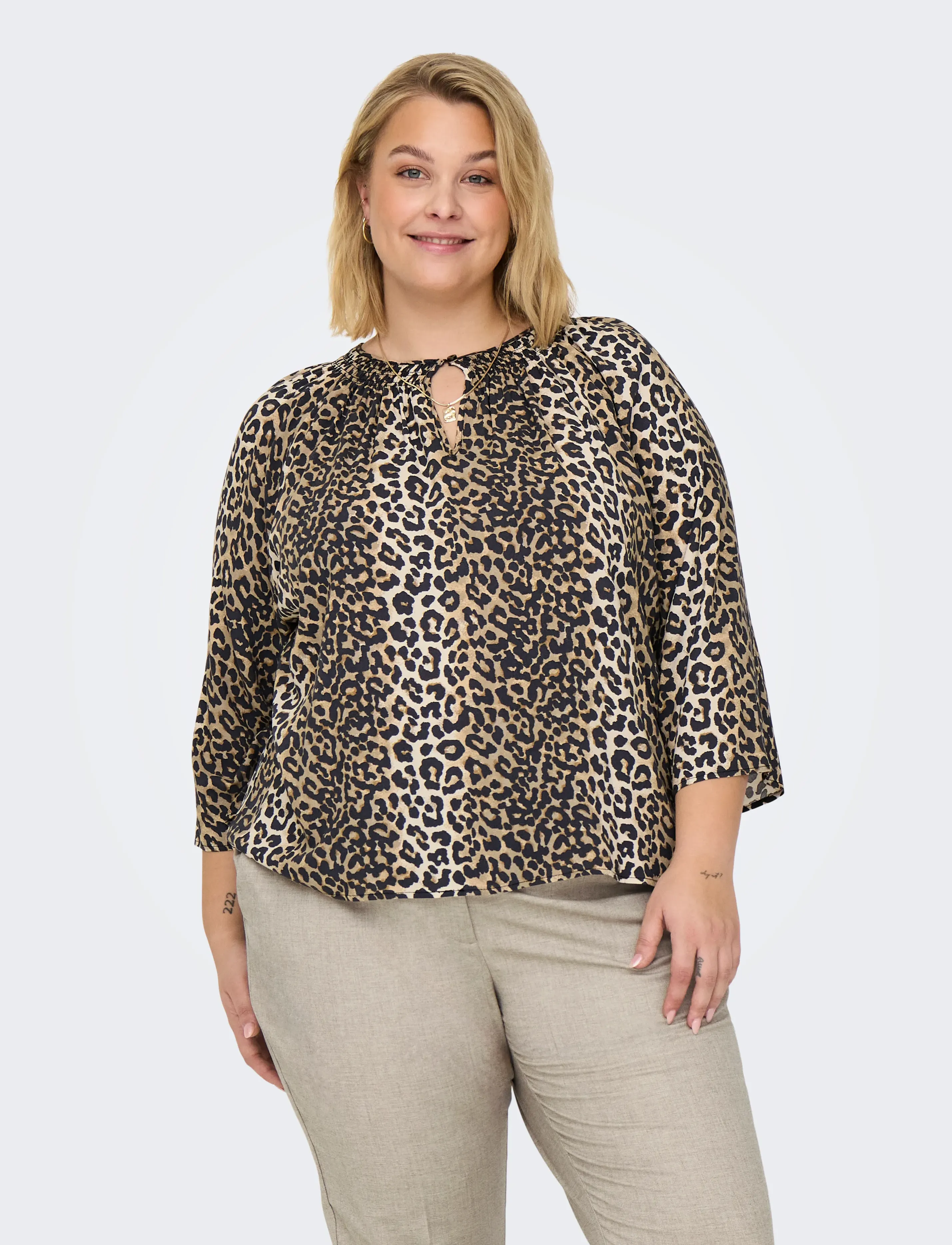 ONLY Carmakoma CARNOVA LIFE 3/4 TOP AOP - Blusen - TIMBER WOLF / brown