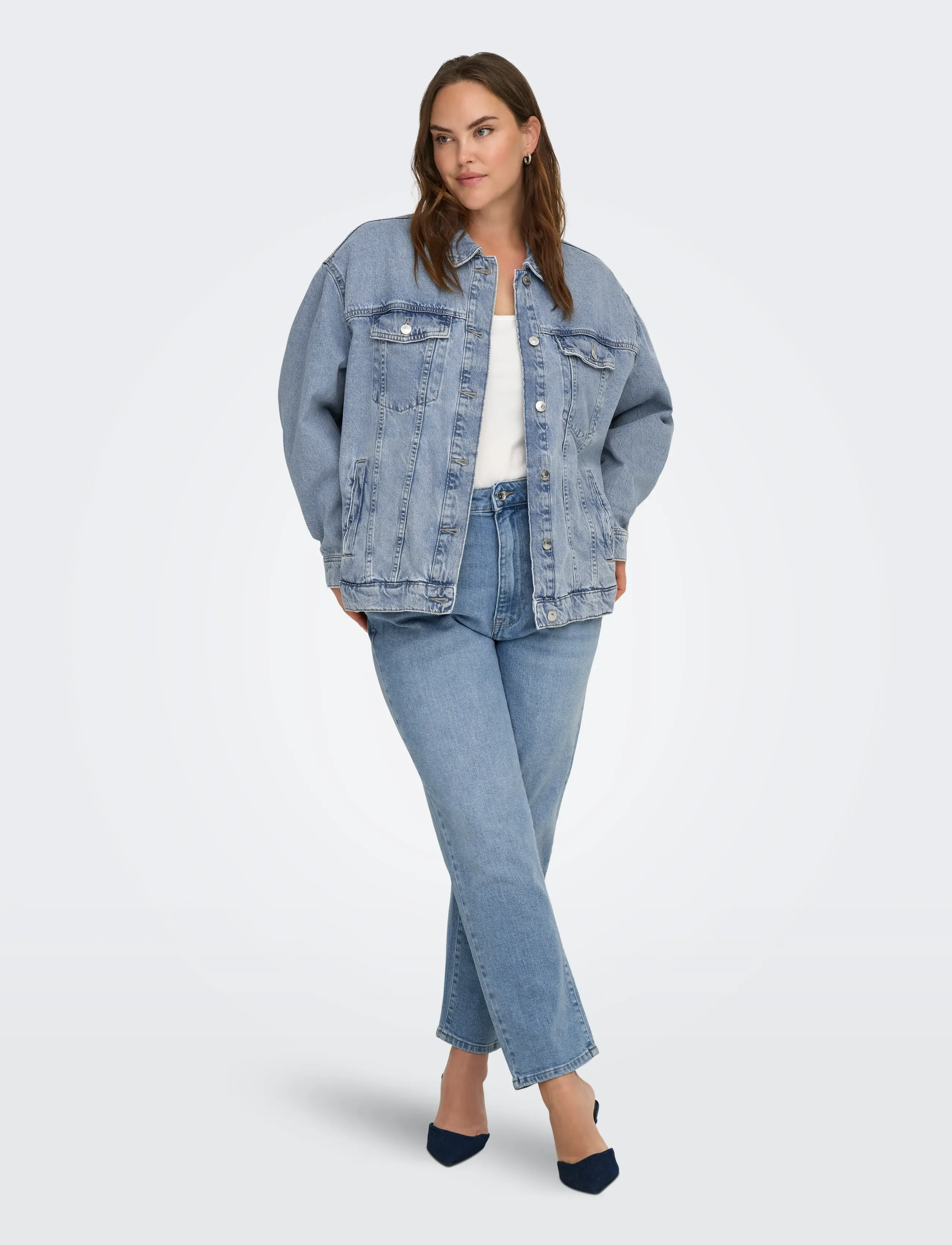 ONLY Carmakoma - CAROCEAN L/S OVERSIZE JKT DNM NOOS - frühlingsjacken - light blue denim - 4