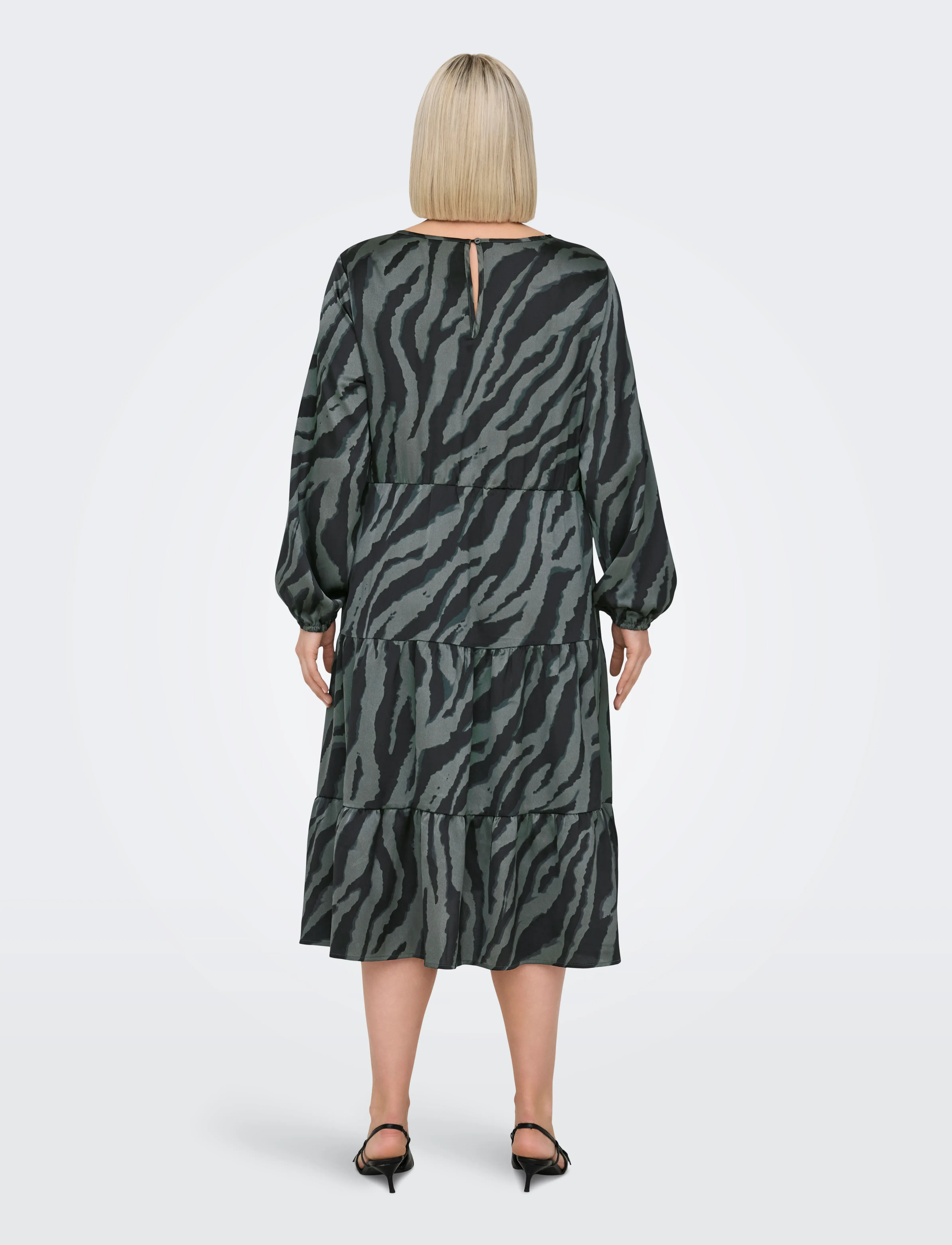 ONLY Carmakoma - CARZORRA L/S O-NECK DRESS WVN - robes midi - black - 3