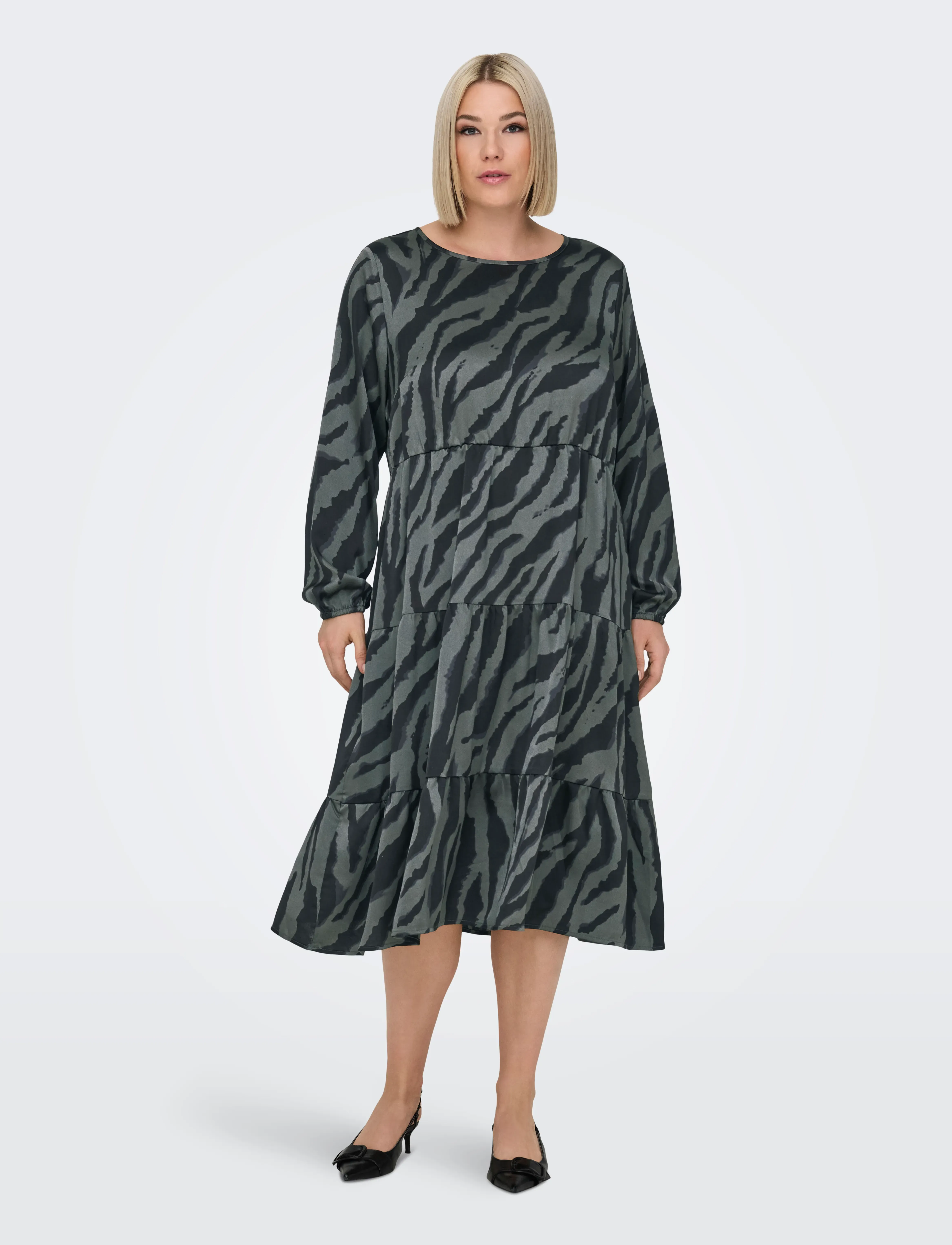 ONLY Carmakoma - CARZORRA L/S O-NECK DRESS WVN - robes midi - black - 5