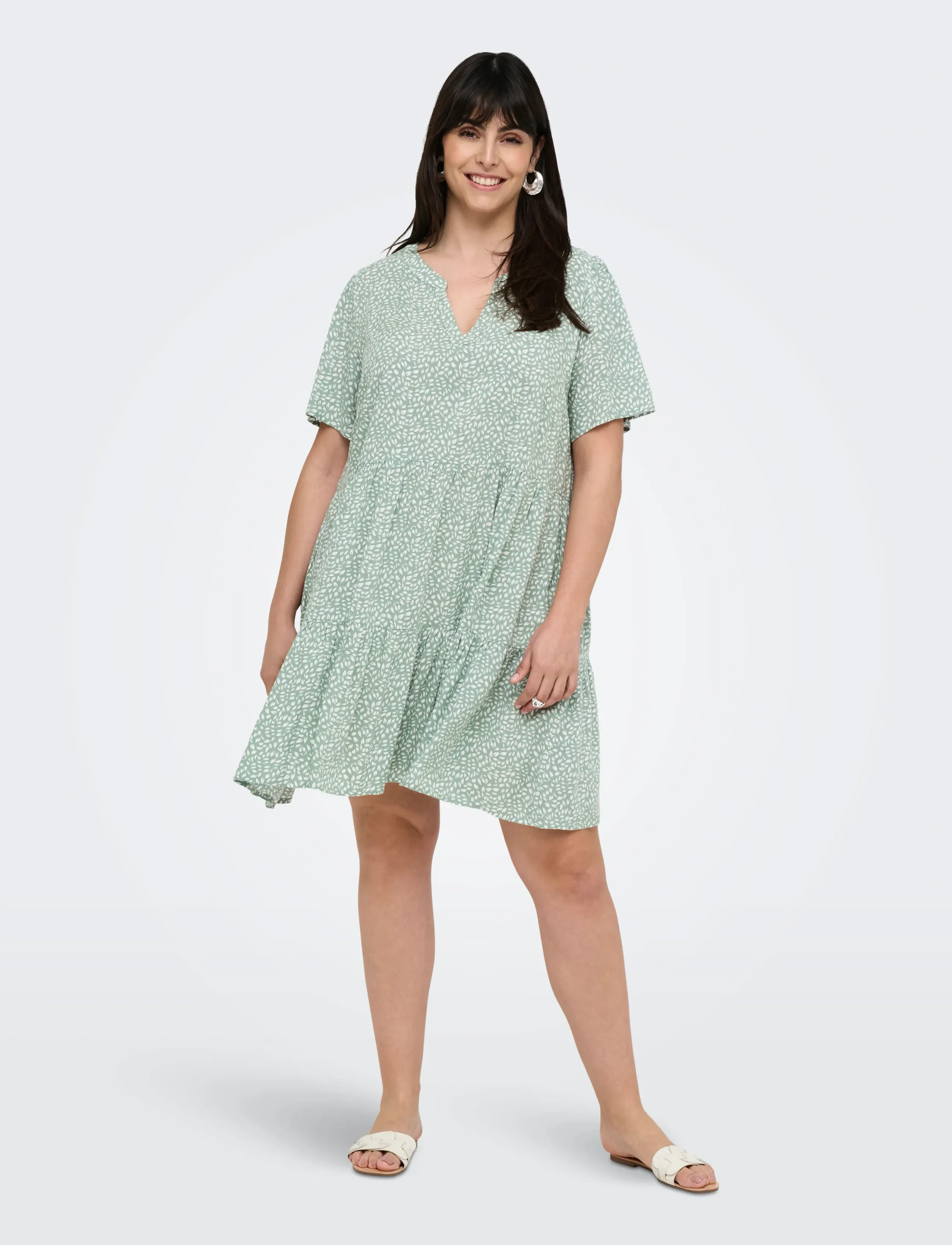 ONLY Carmakoma - CARZALLY S/S THEA TUNIC DRESS AOP NOOS - korte kjoler - chinois green - 4