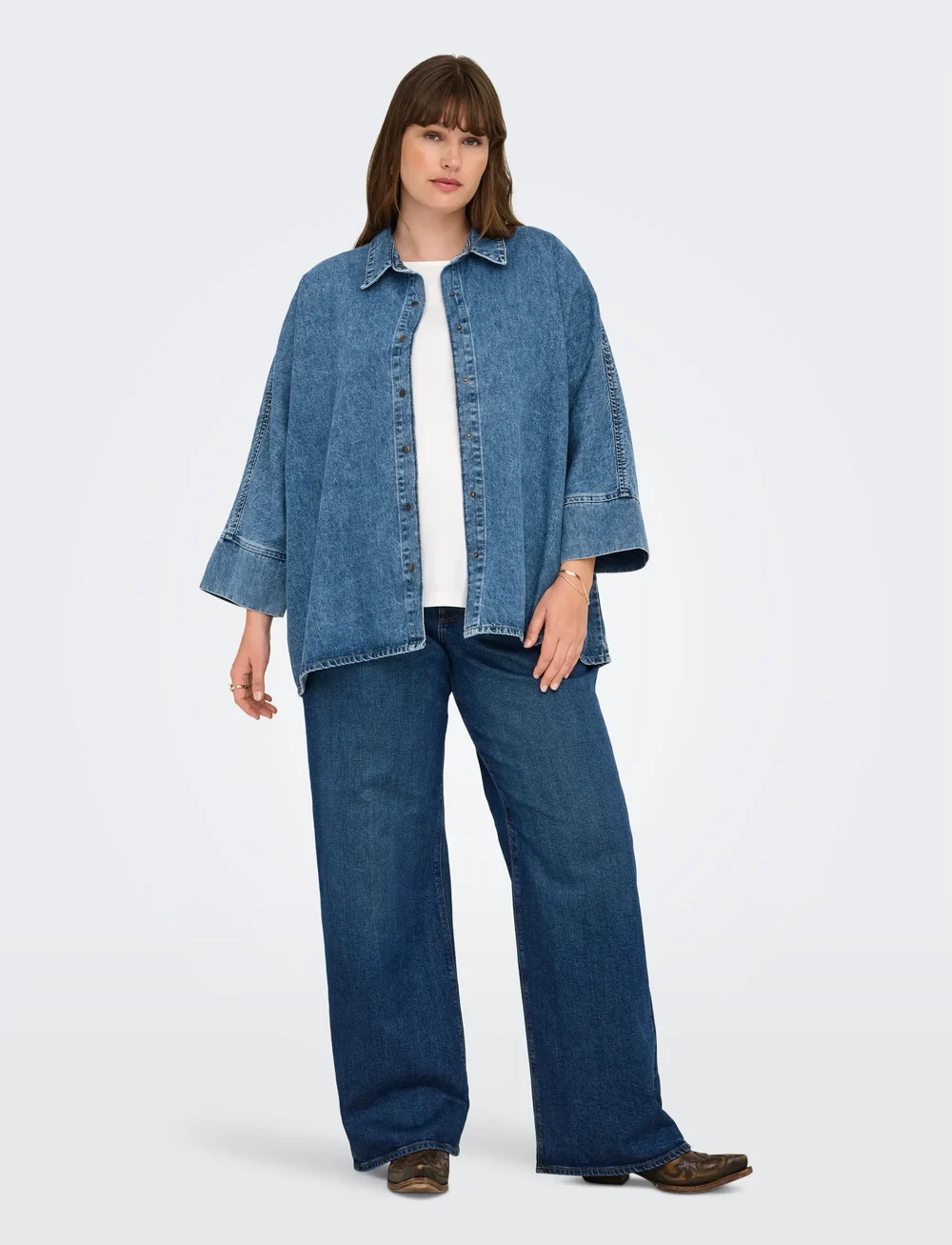 ONLY Carmakoma - CARGRACE 3/4 DNM SHIRT TAI NOOS - denim shirts - medium blue denim - 4