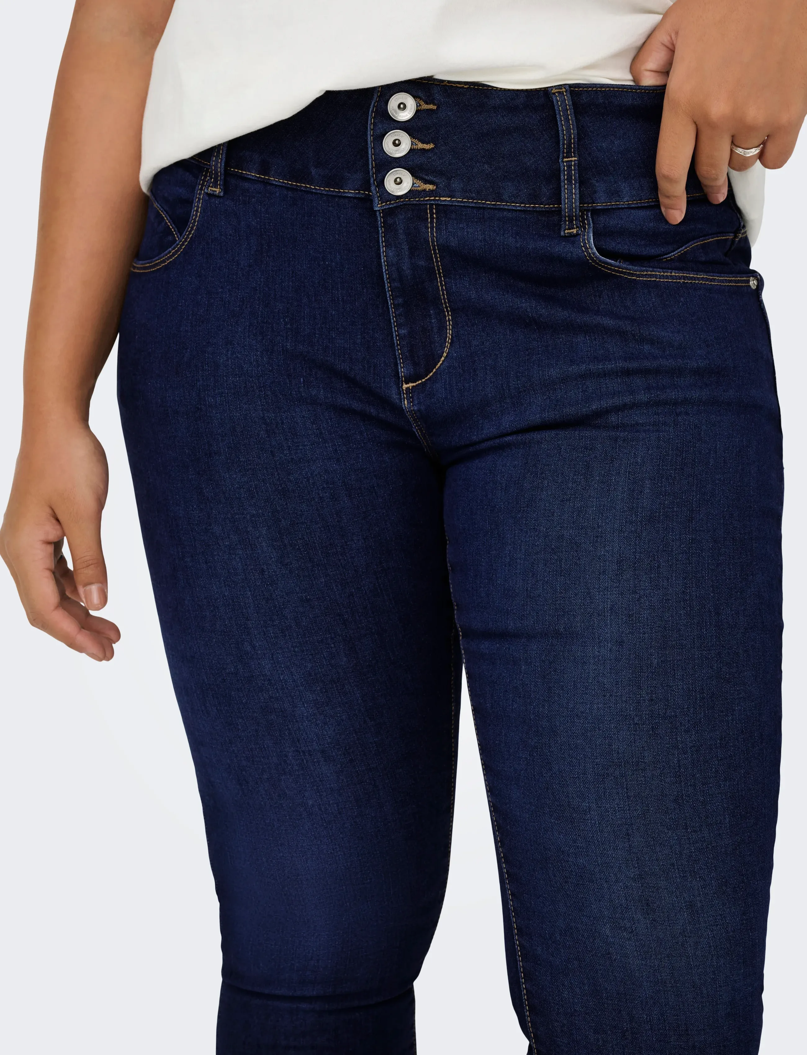 ONLY Carmakoma - CARANNA HW SKINNY ANK MBD DNM ANA NOOS - medium blue denim - 4